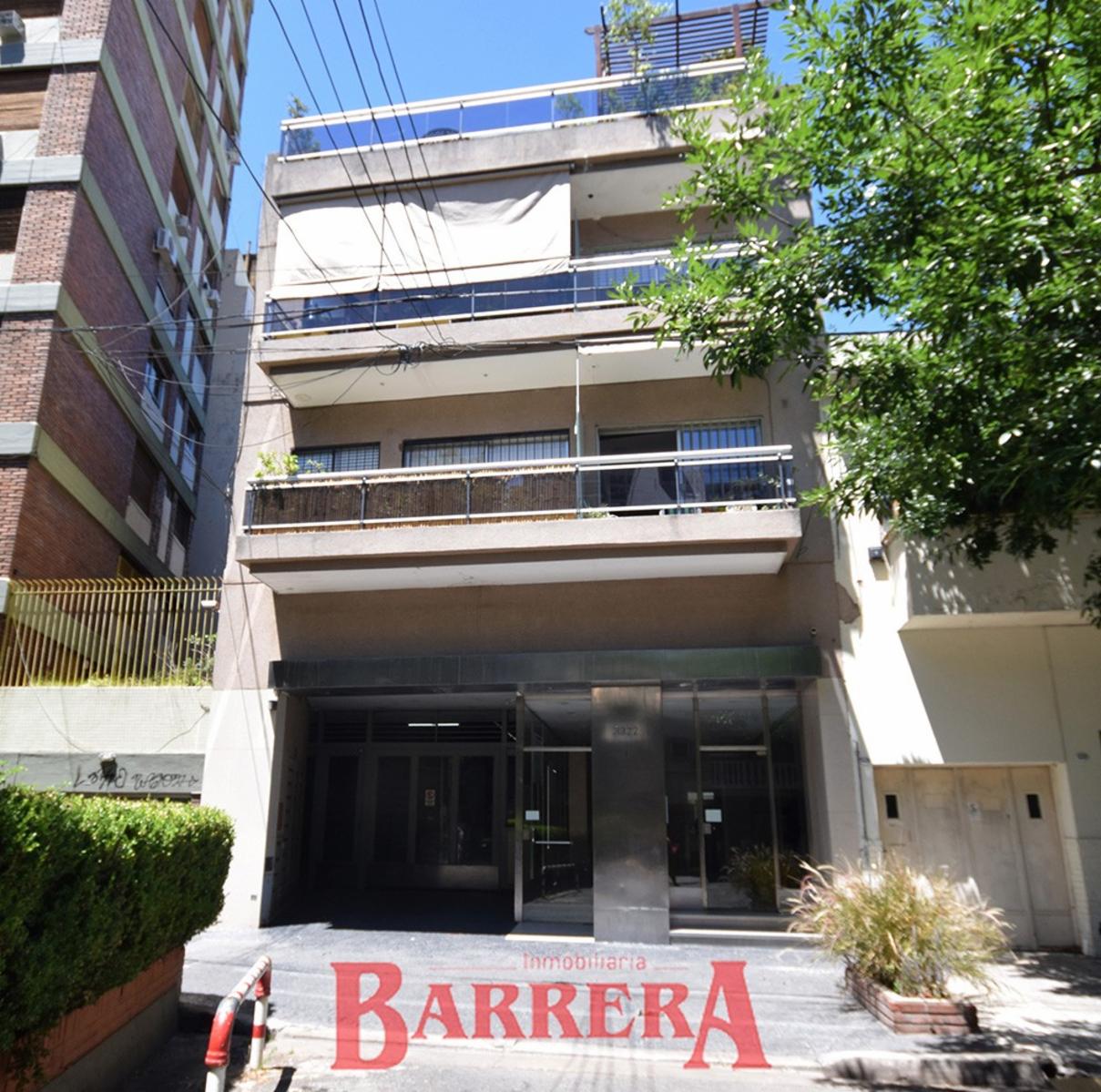 Depto tipo Duplex con coch y baul frente a plaza Zarraga