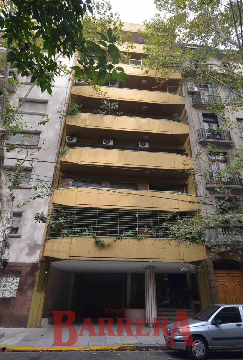 semipiso 3 ambientes con dependencias y cochera espacio