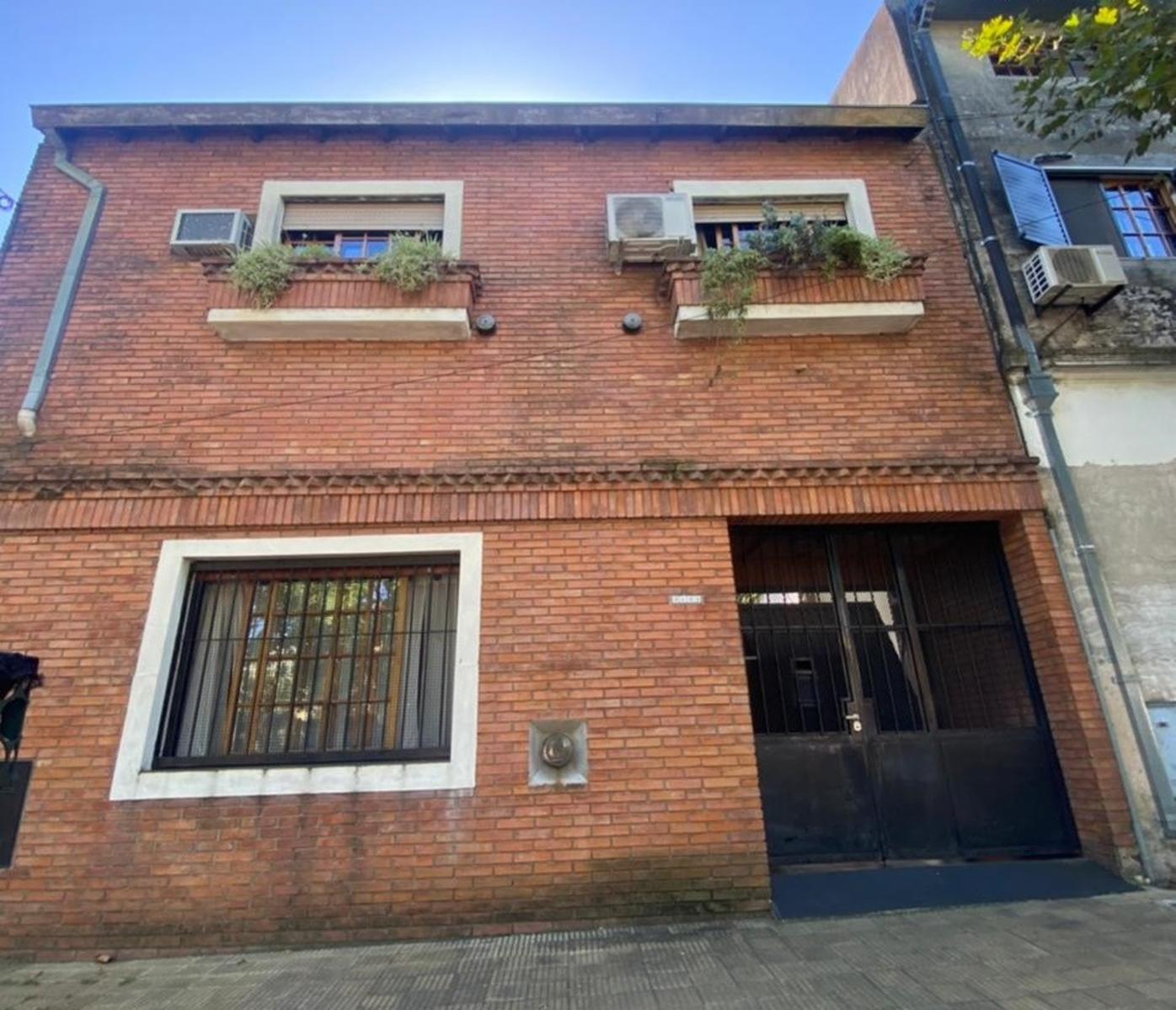 Hermosa casa sobre lote propio 5 ambientes