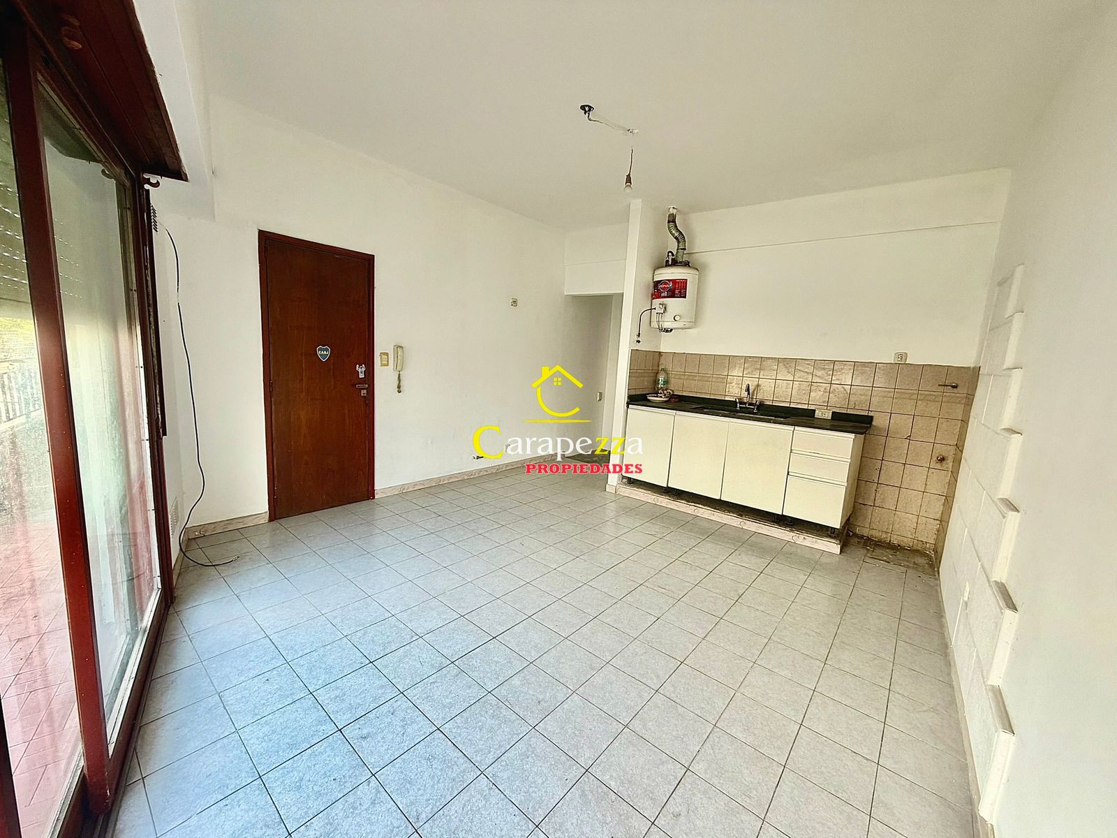 Departamento 2 Amb en 1er Piso al Fte en Alquiler en Caseros