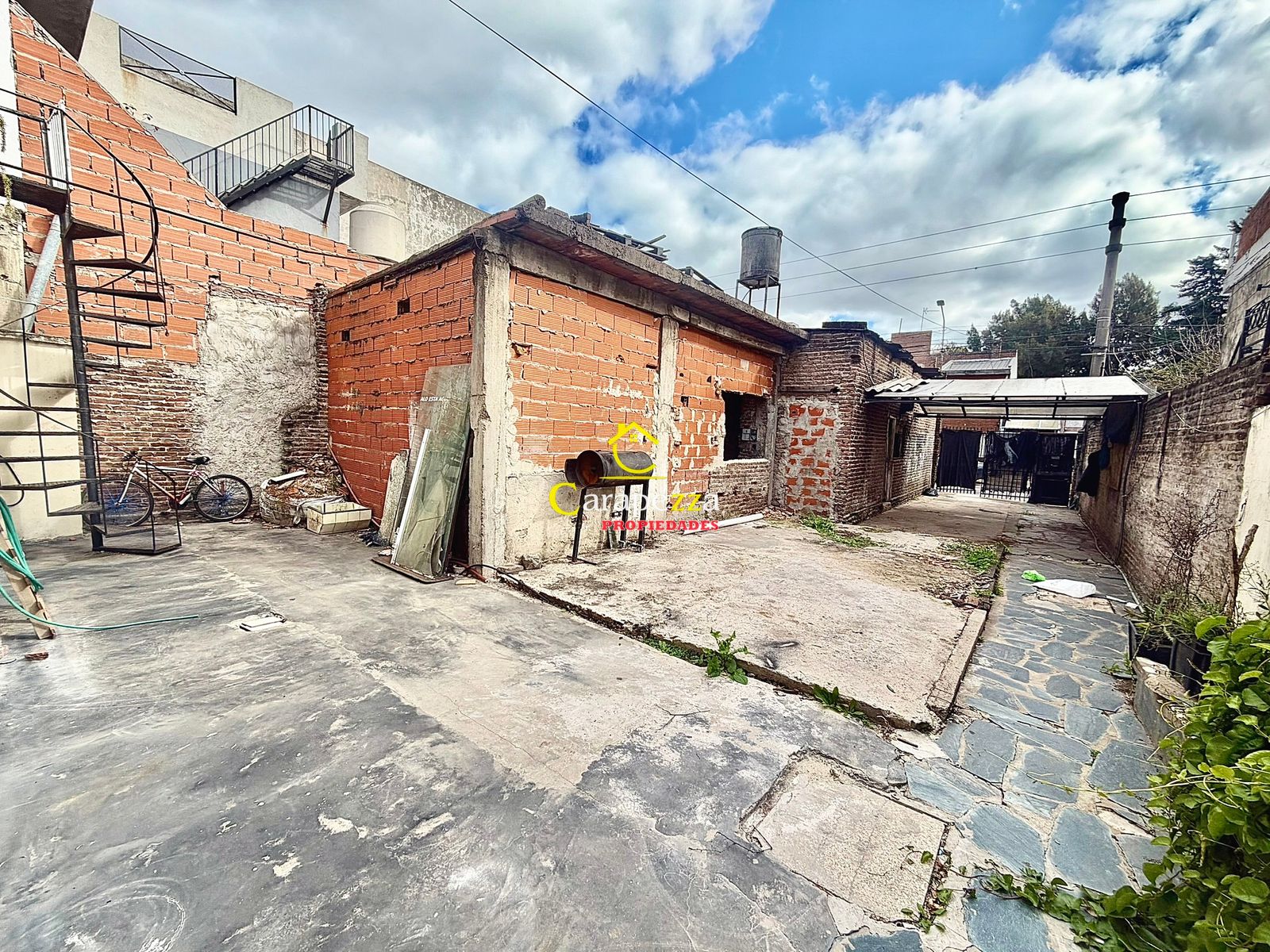 Casa 3 Amb + Galpón + Dpto 1 amb en Venta en Villa Bosch