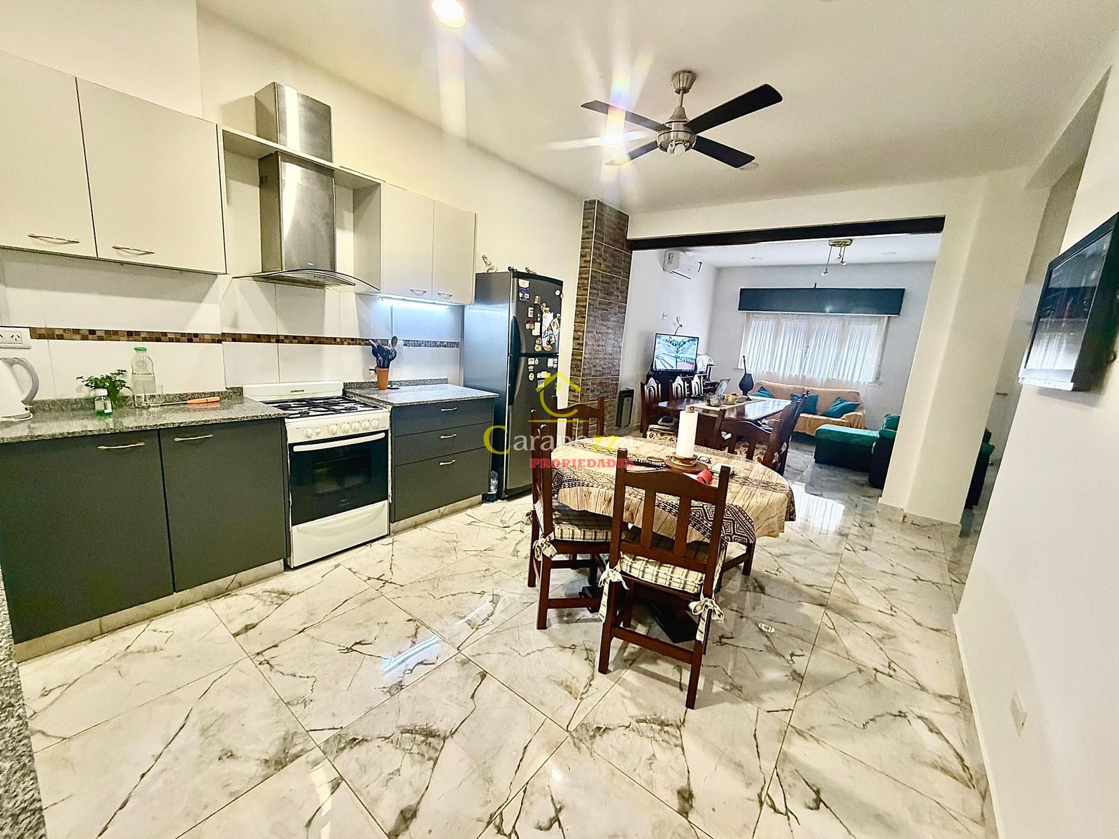 Venta Hermosa Casa 3 Amb en Caseros
