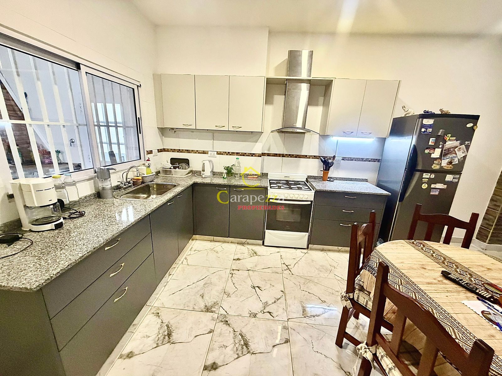 Venta Hermosa Casa 3 Amb en Caseros