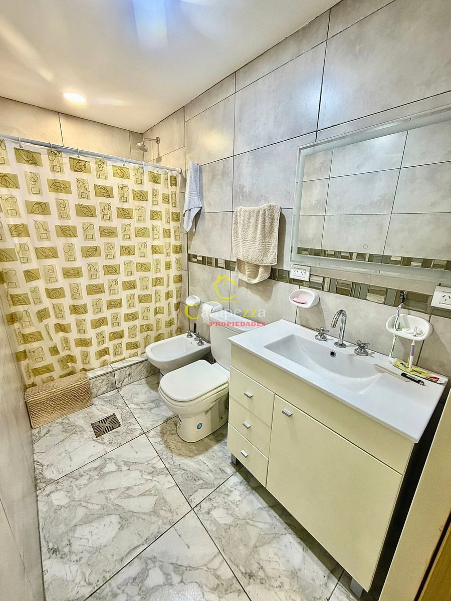 Venta Hermosa Casa 3 Amb en Caseros