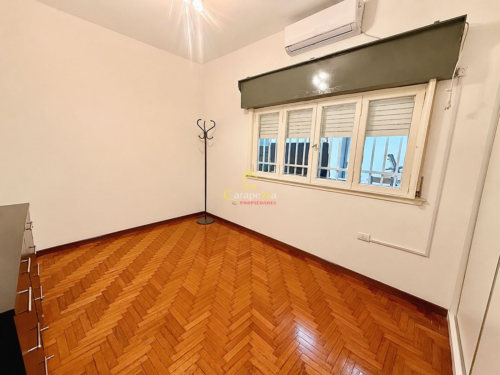 Venta Hermosa Casa 3 Amb en Caseros