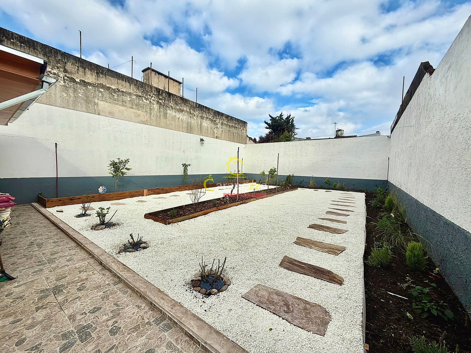Venta Hermosa Casa 3 Amb en Caseros