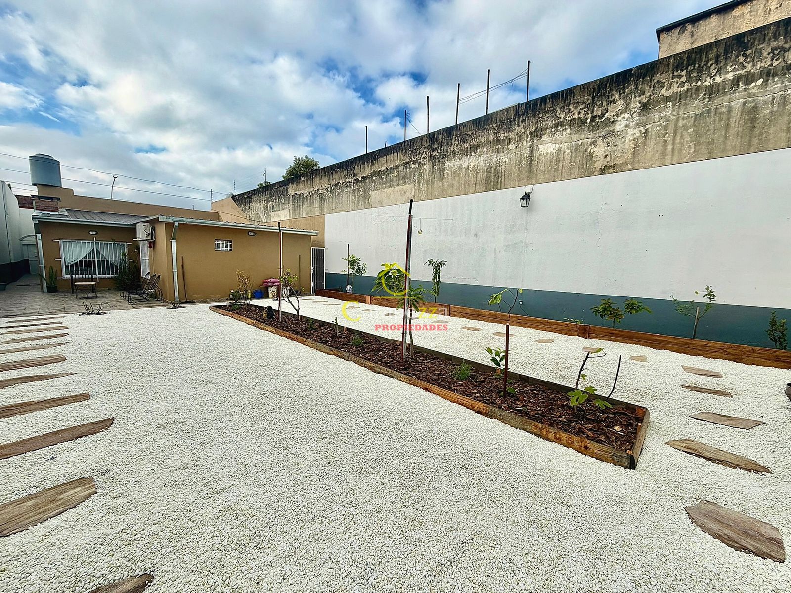 Venta Hermosa Casa 3 Amb en Caseros