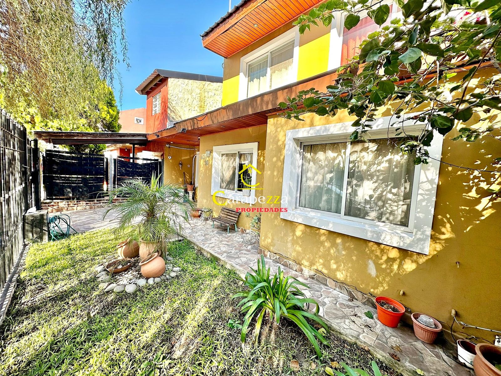 Hermosa Casa 5 Amb en Venta en Barrio Altos de Podesta