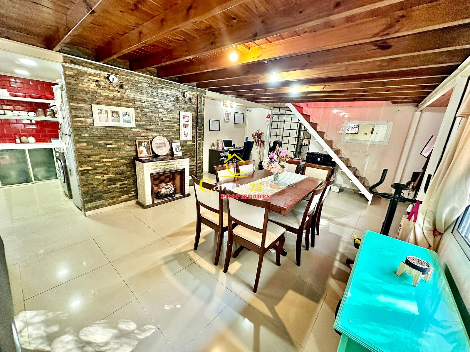Hermosa Casa 5 Amb en Venta en Barrio Altos de Podesta