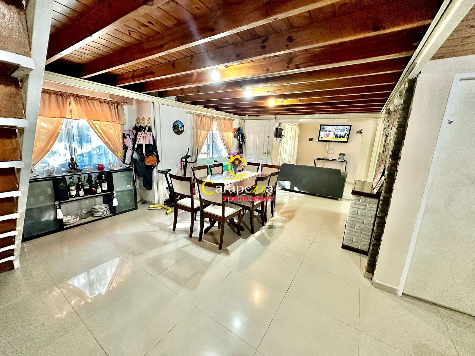 Hermosa Casa 5 Amb en Venta en Barrio Altos de Podesta
