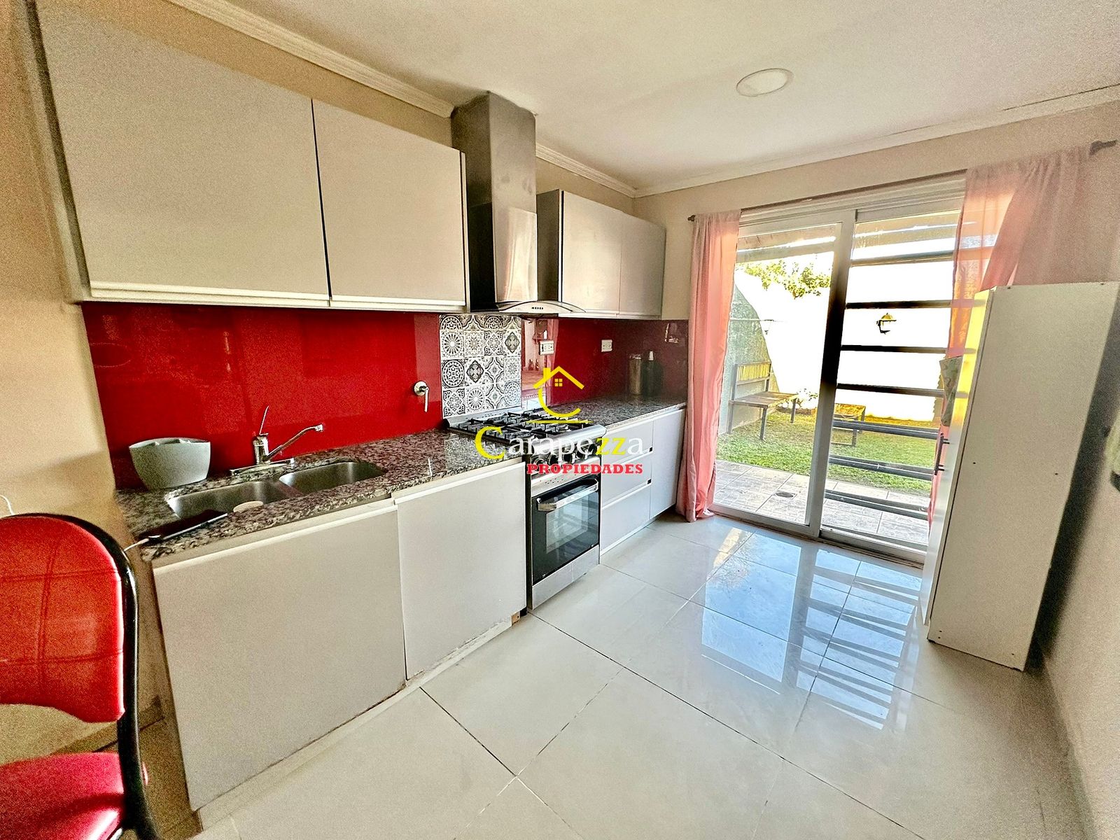 Hermosa Casa 5 Amb en Venta en Barrio Altos de Podesta