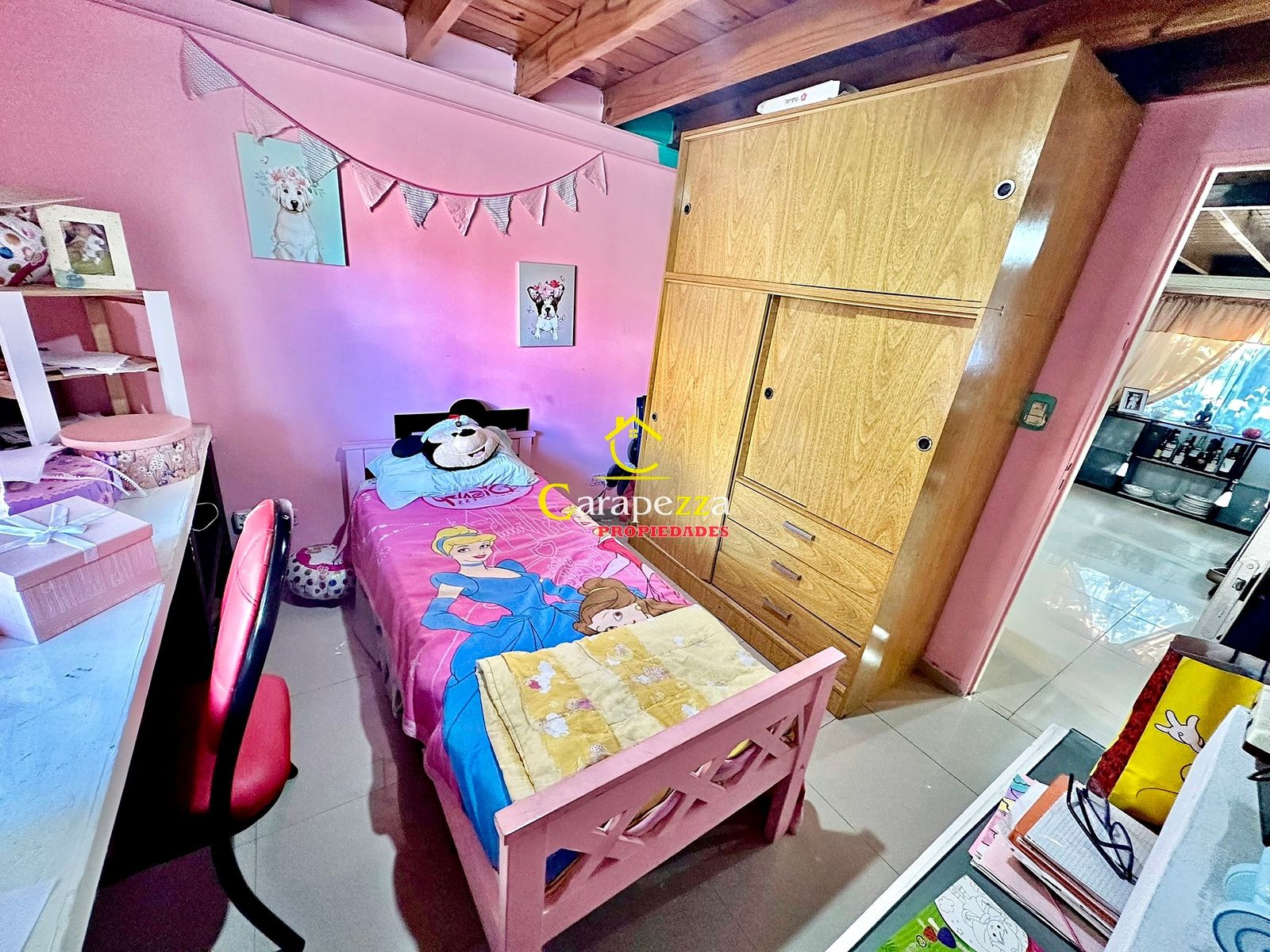 Hermosa Casa 5 Amb en Venta en Barrio Altos de Podesta