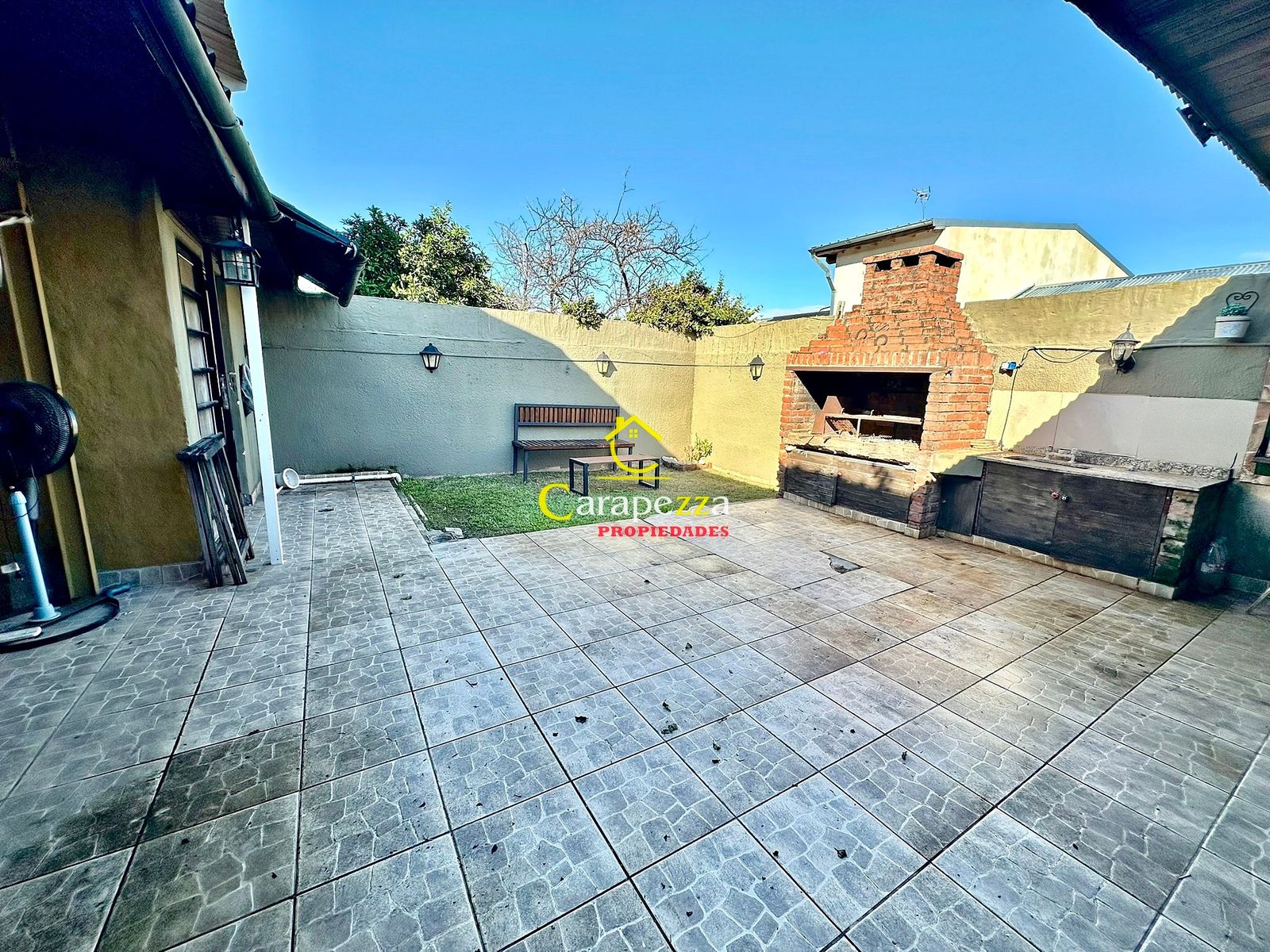 Hermosa Casa 5 Amb en Venta en Barrio Altos de Podesta