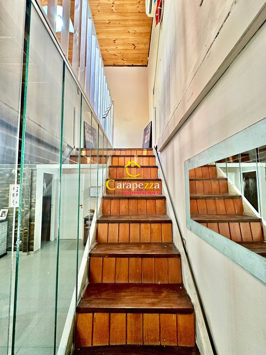 Hermosa Casa 5 Amb en Venta en Barrio Altos de Podesta