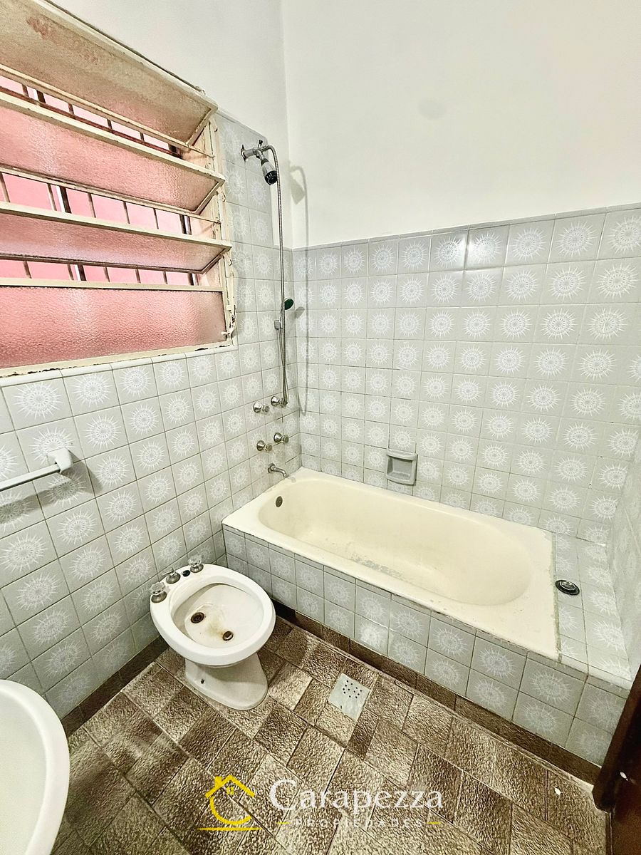 Casa 4 Amb en Venta en Caseros