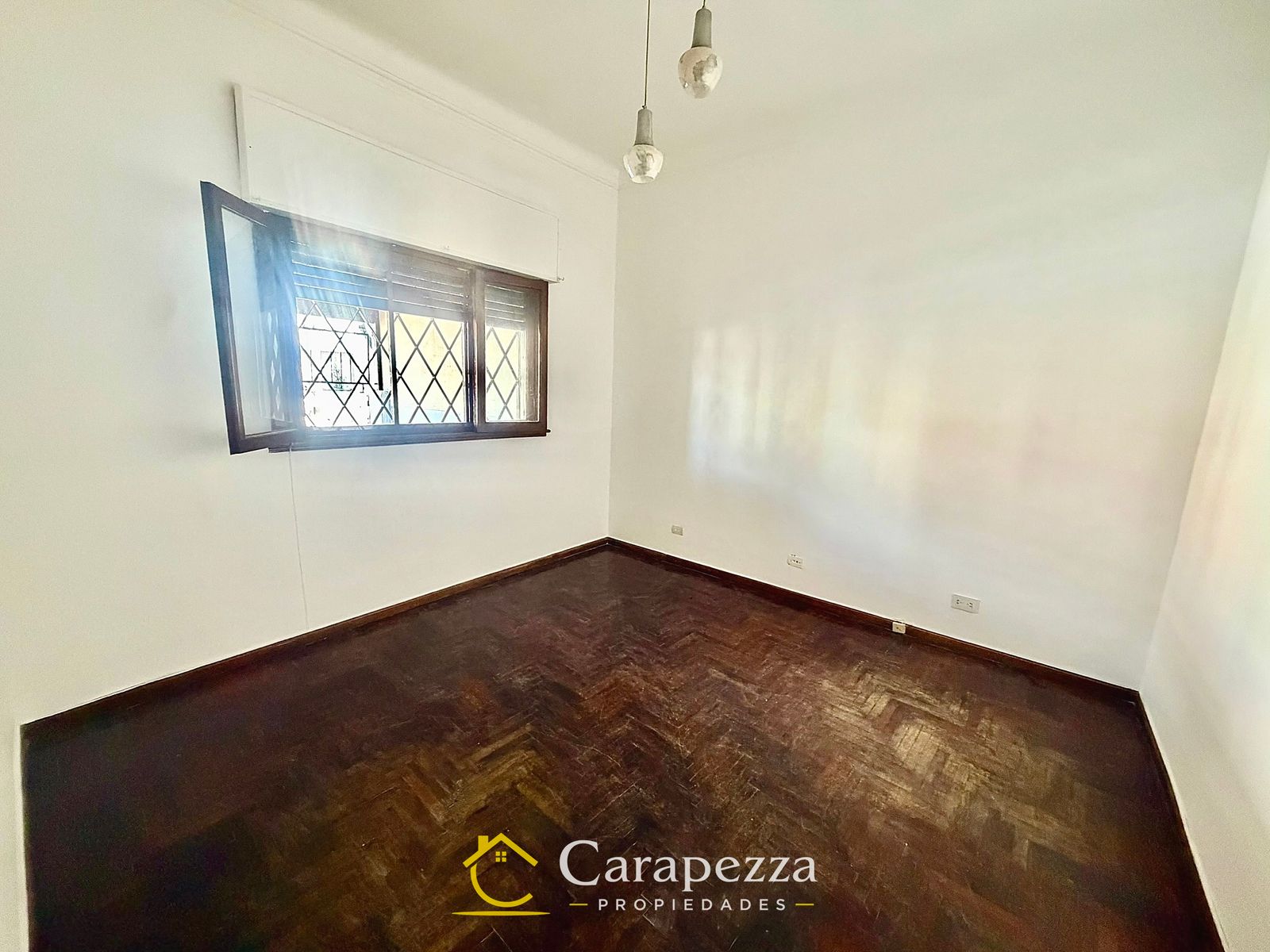 Casa 4 Amb en Venta en Caseros