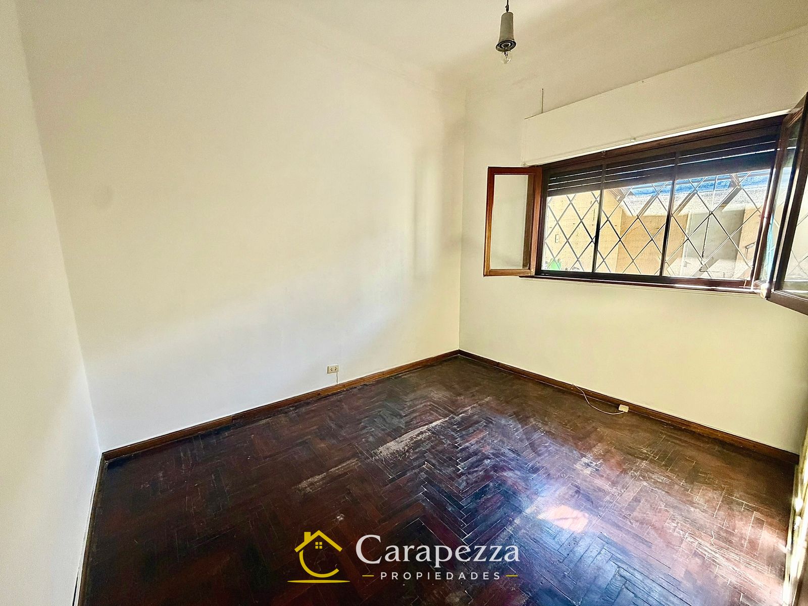 Casa 4 Amb en Venta en Caseros