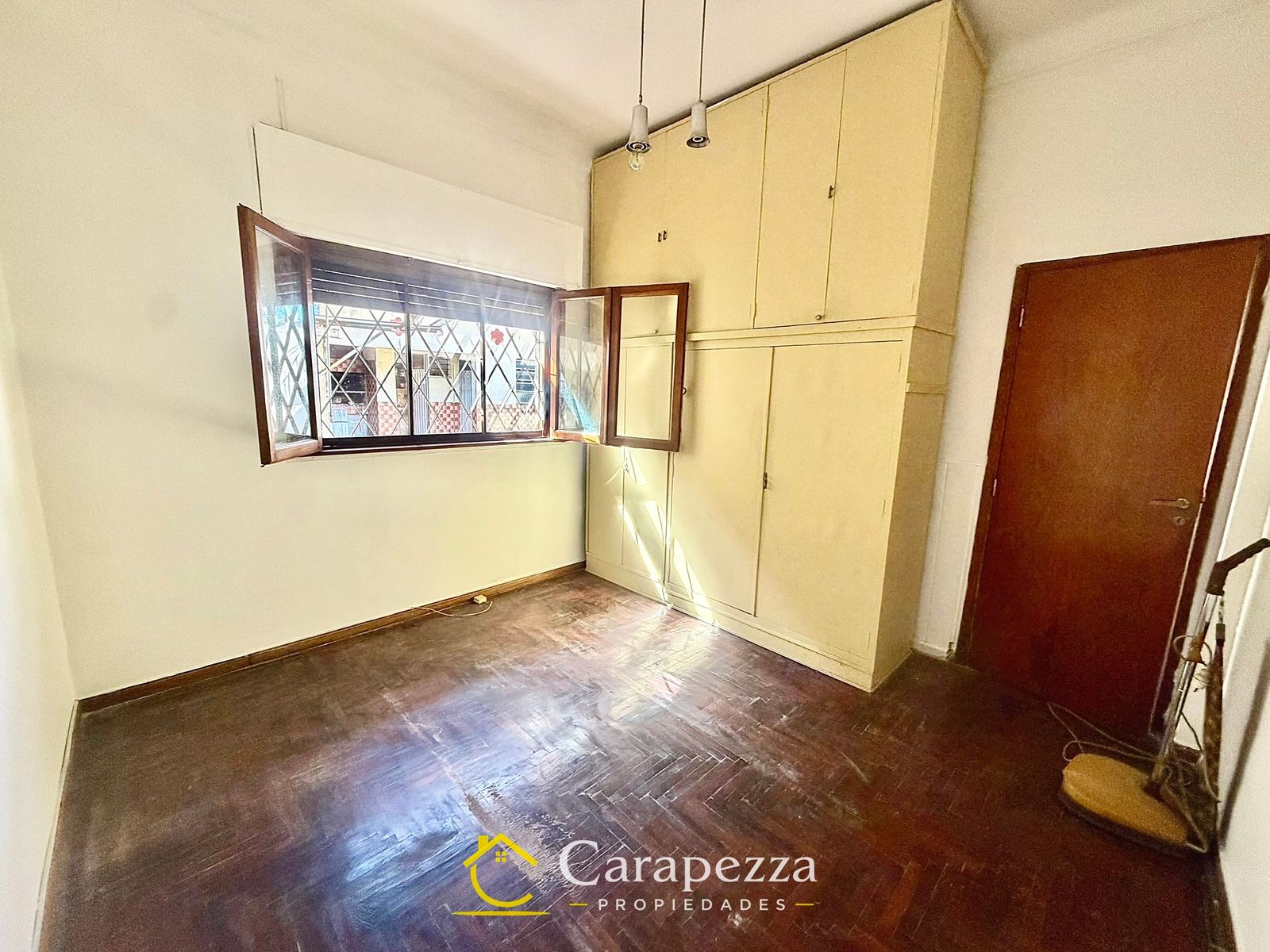 Casa 4 Amb en Venta en Caseros