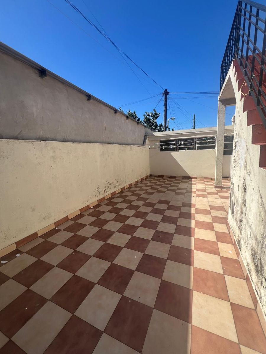 VENTA PH tipo casa de 4 ambientes - patio y terraza - La Tablada