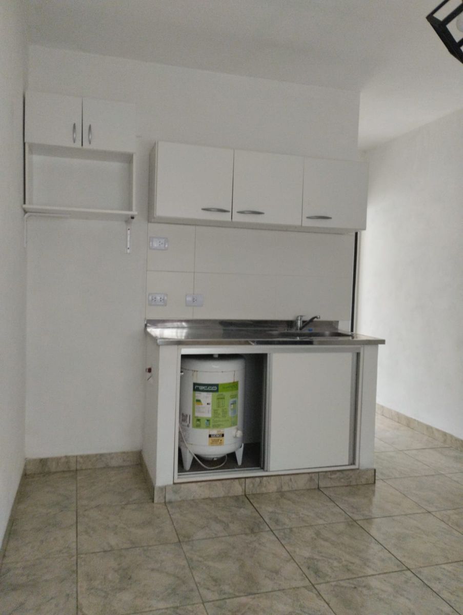 Alquiler Departamento De 3 Ambientes - Patio - La Tablada