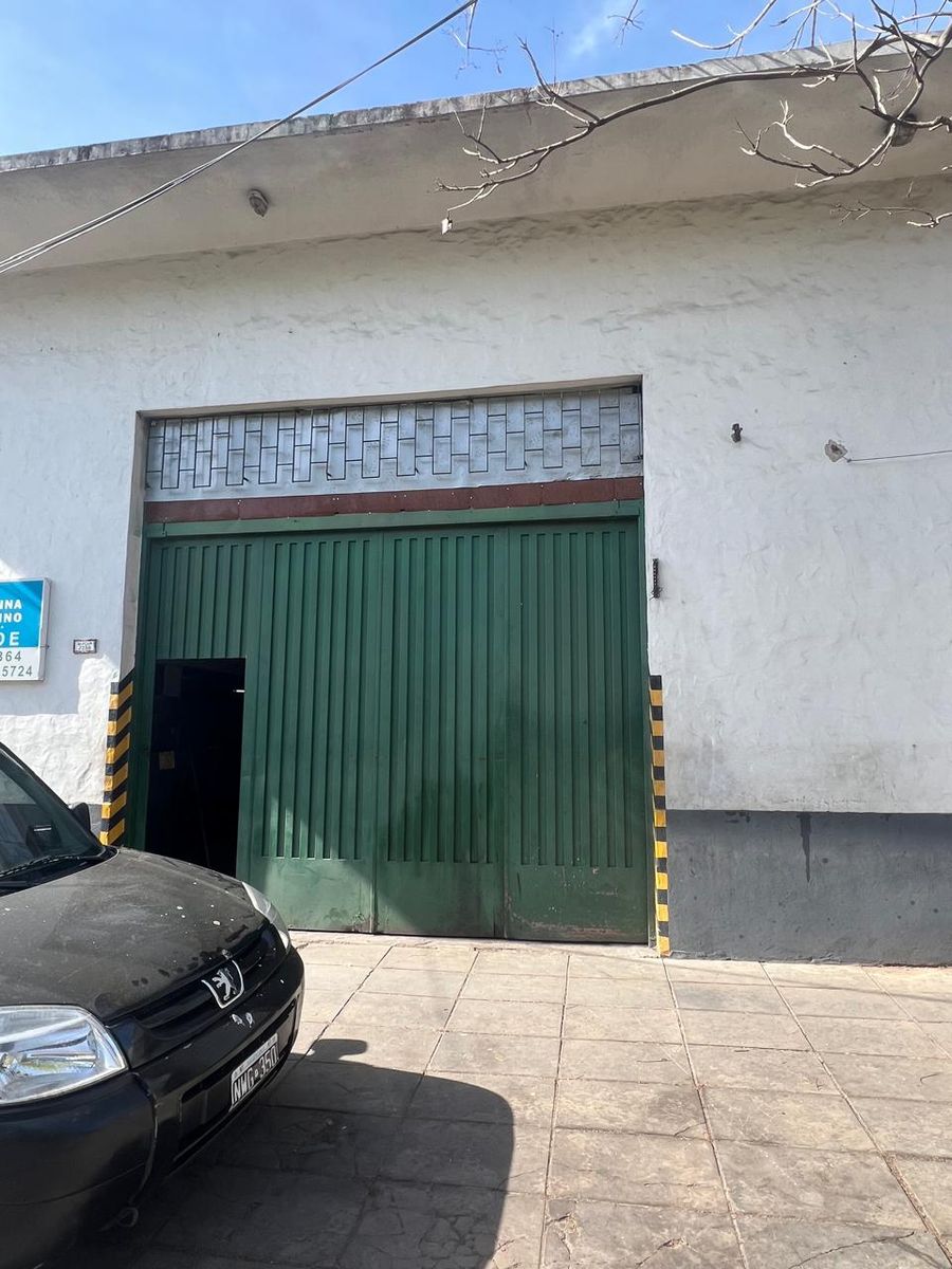 Galpon en Venta con departamento 2 ambientes techo de loza