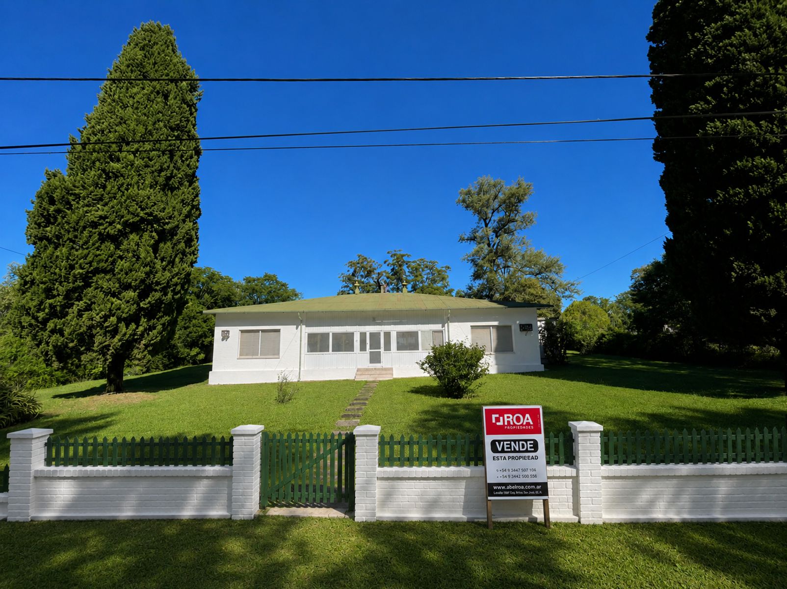 Gran chalet estilo ingles sobre calle Evans de Pueblo Liebig