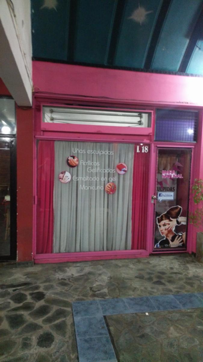 Local en el centro de Haedo en galería 