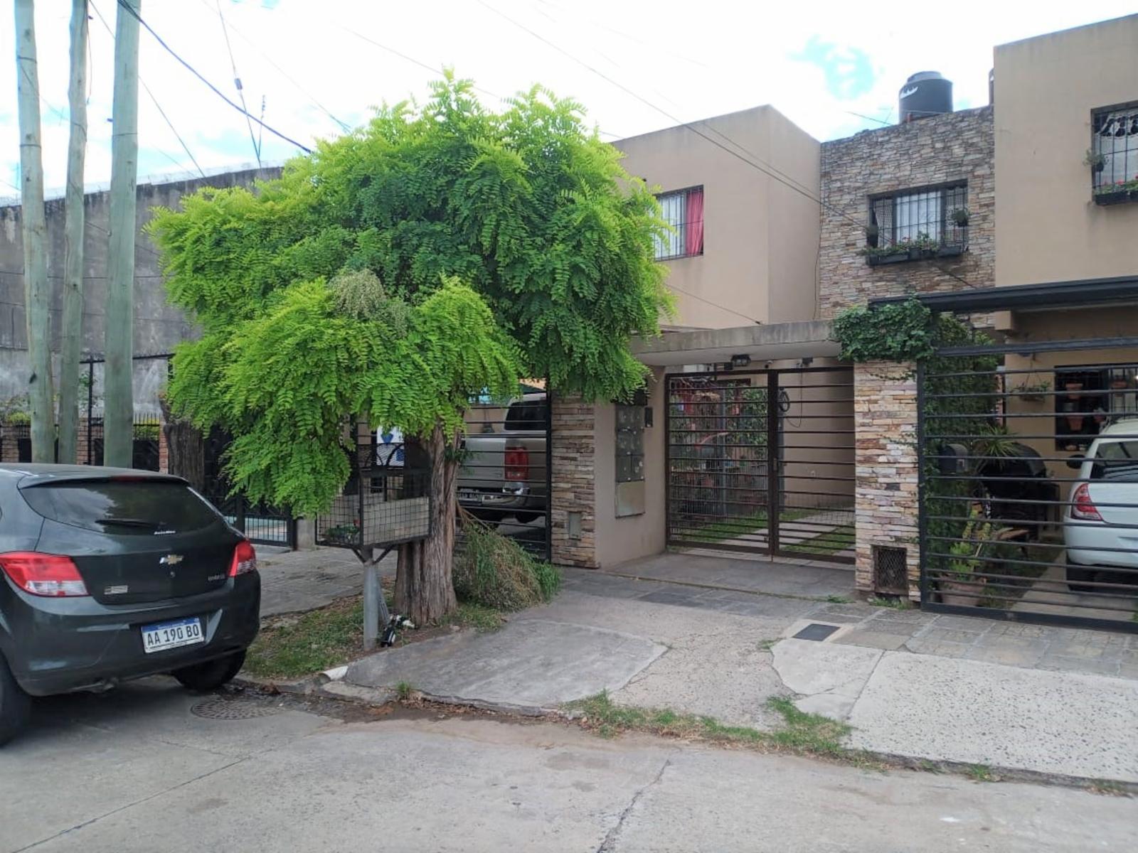 DUPLEX 3 AMBIENTES C/ COCHERA