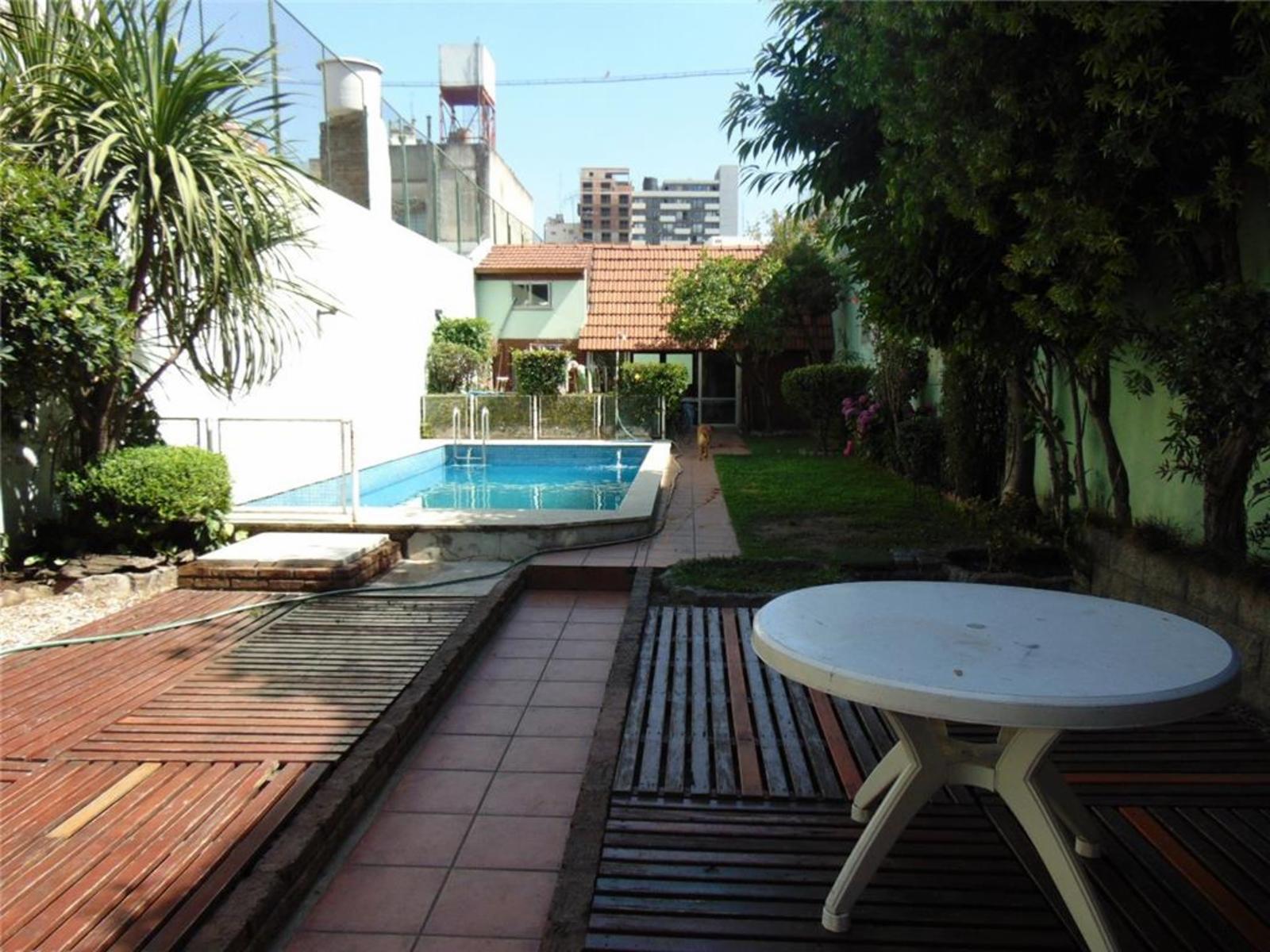 Agrelo 3300 Excelente Casa con 4 Dorm Pileta Quincho Cochera  Cancha de Paddle