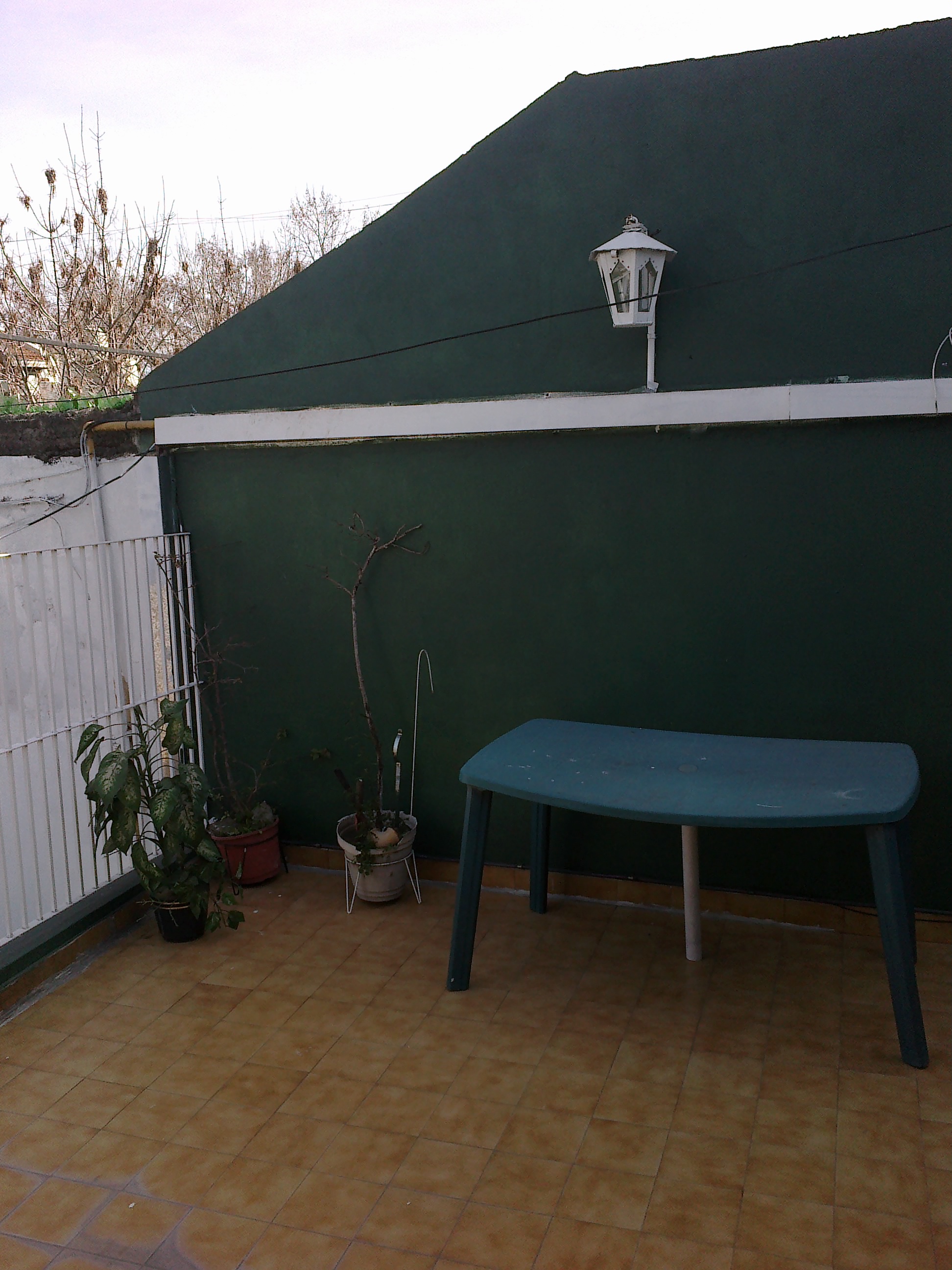 PH EN VENTA DE 4 AMBIENTES CON QUINCHO TERRAZA, SUPER LUMINOSO