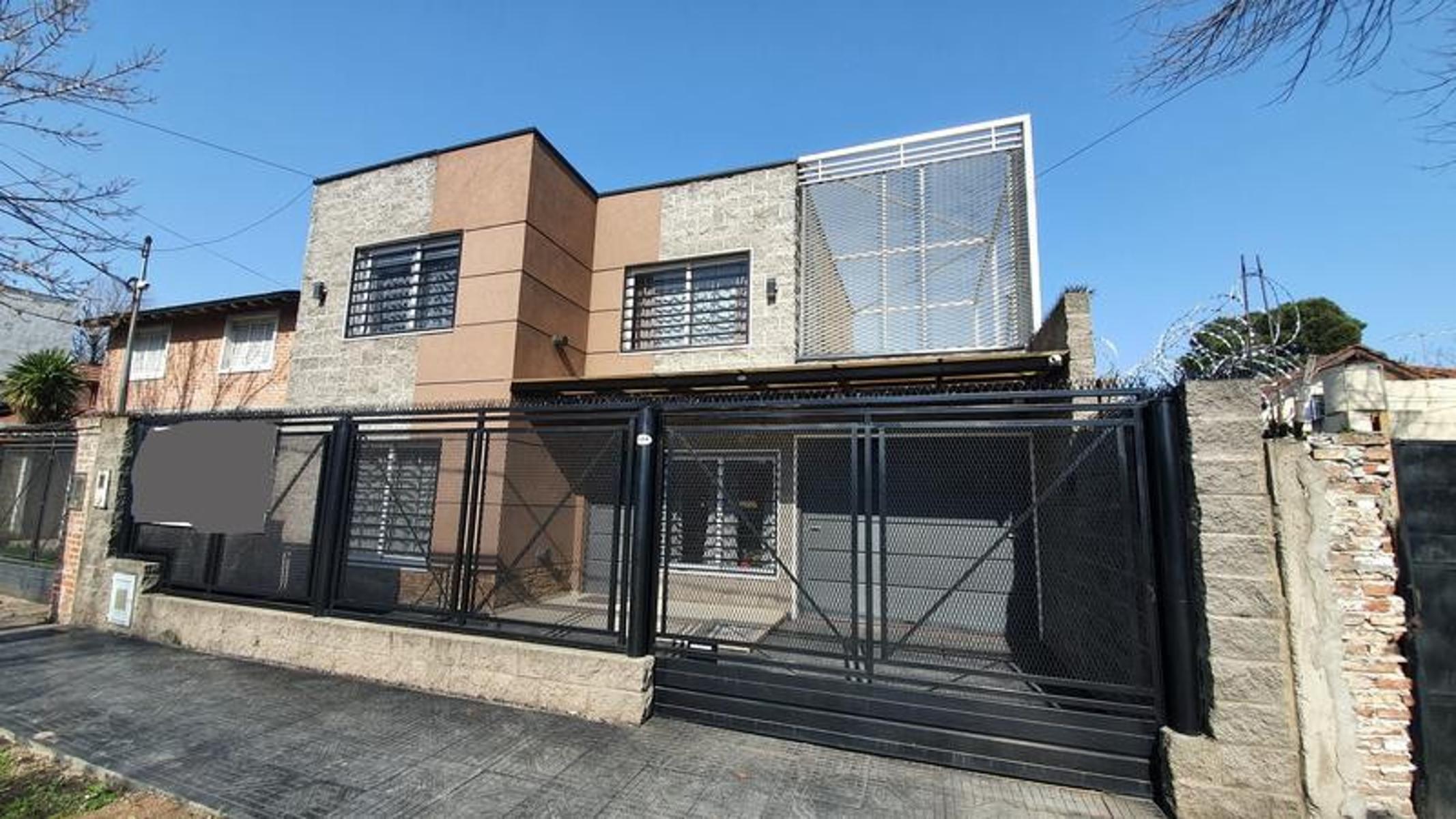 Casa - Adrogué sobre Lacamera