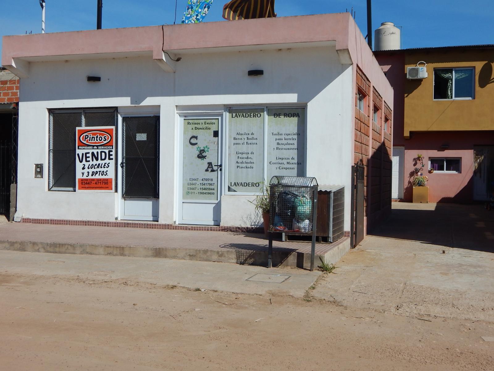 Tres departamentos y dos Locales Comerciales sobre calle Rivadavia. SAN JOSE.