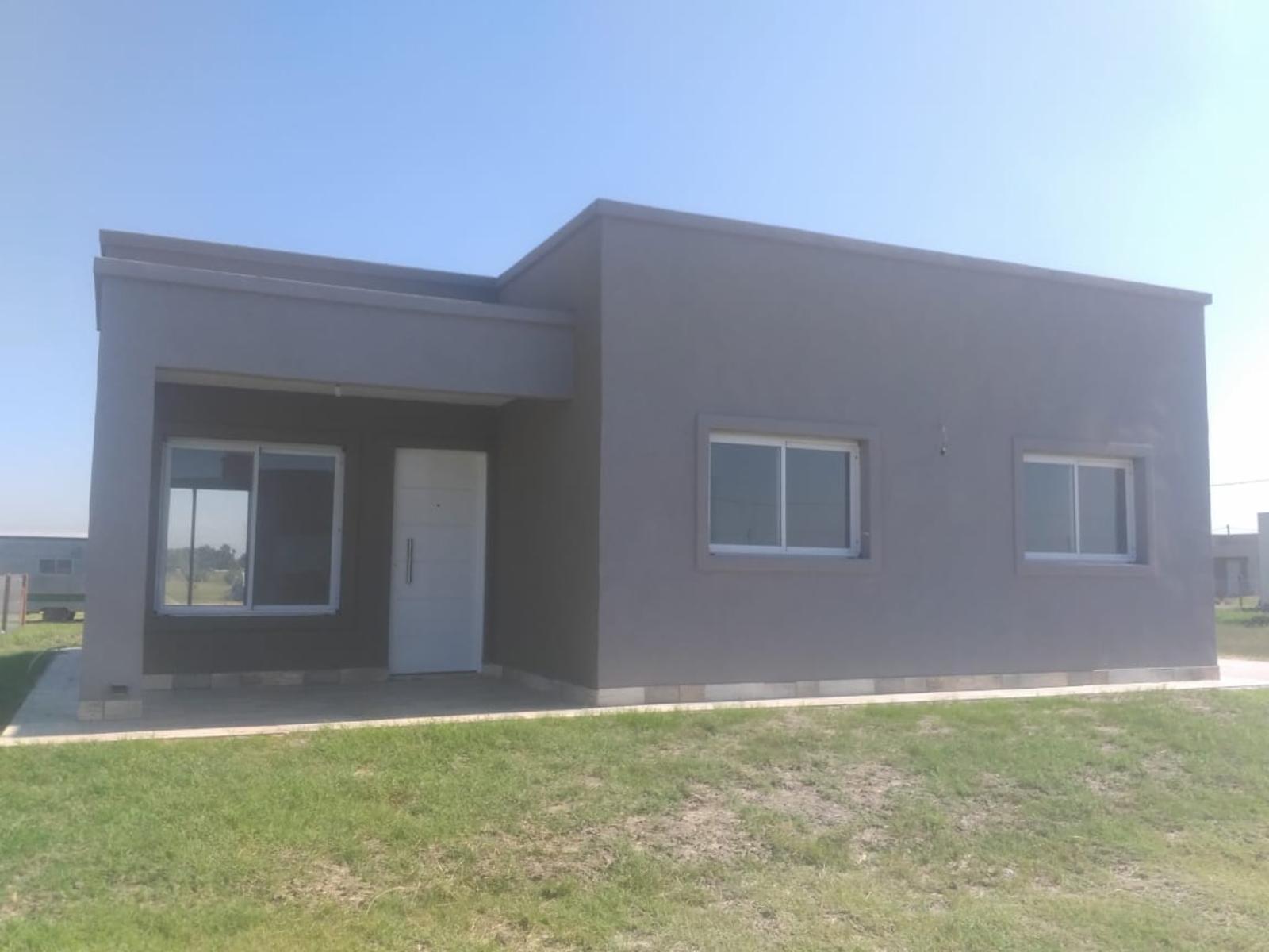 Venta de Excelente casa en Barrio cerrado Pedregales de San Vicente