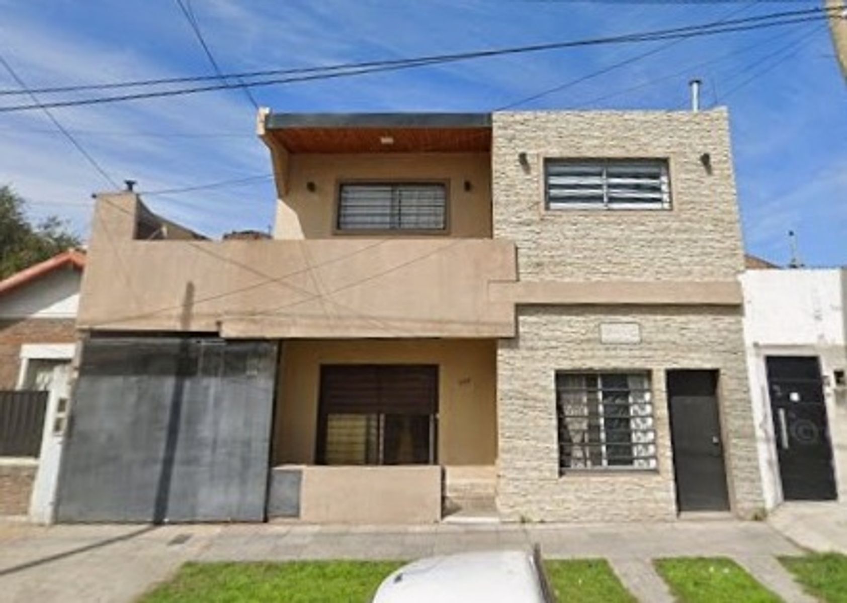 Departamento con , patioterraza y balcon