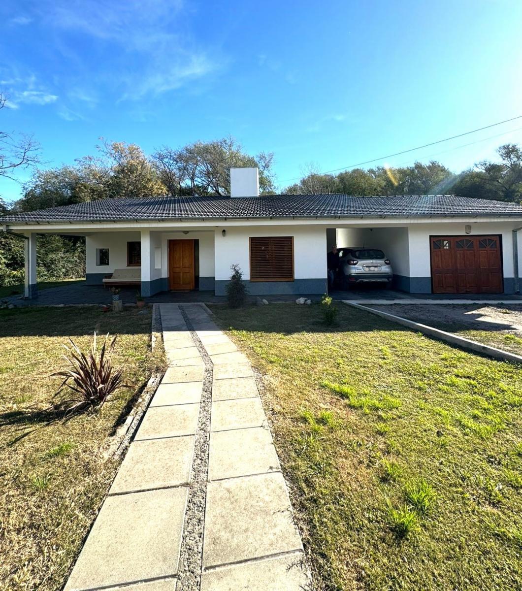 Casa en Venta En Villa General Belgrano, con amplios ambientes