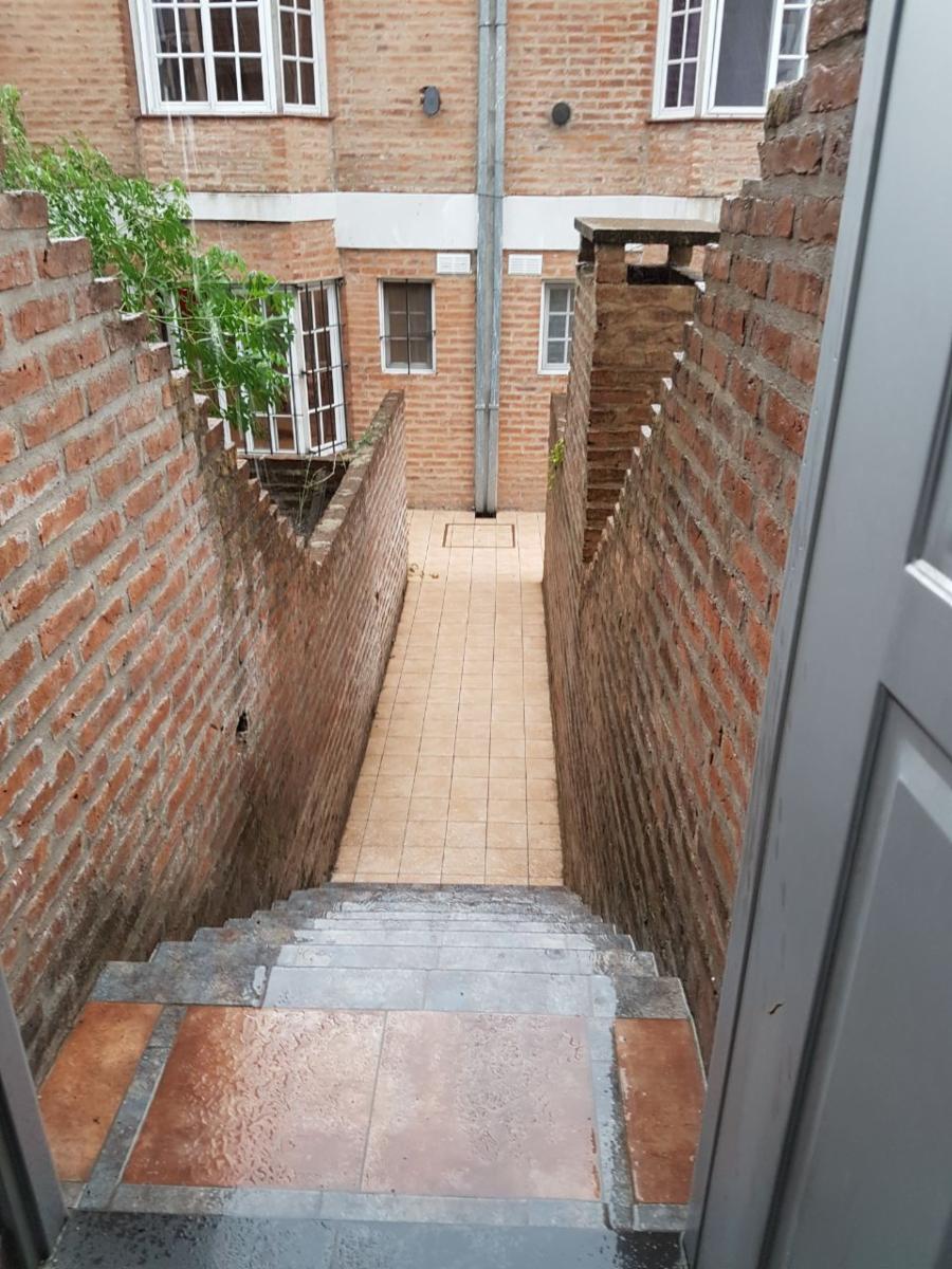 DUPLEX  DE 2 AMB Y MEDIO EN QUILMES OESTE
