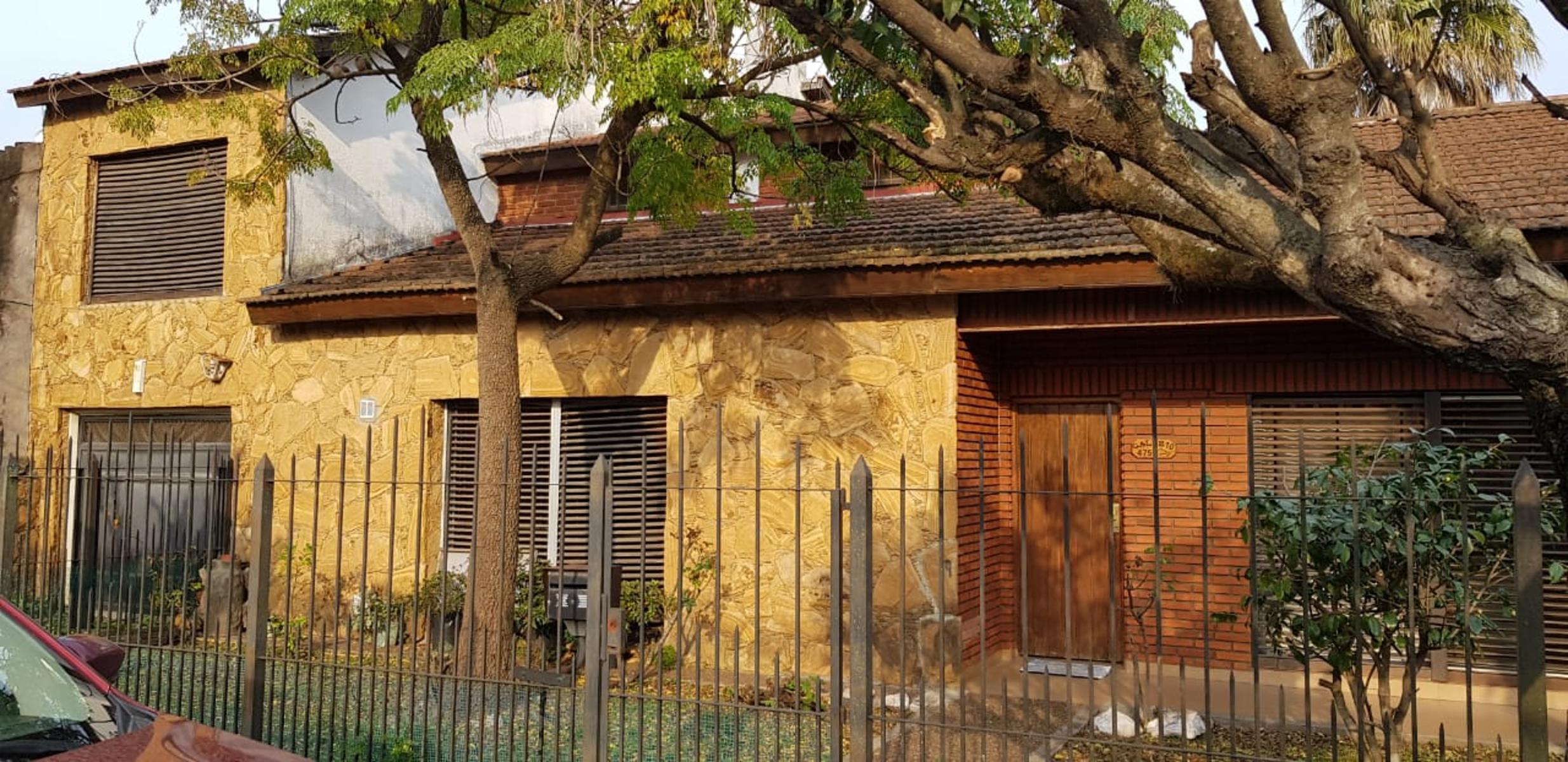 CHALET DE 6 AMBIENTES