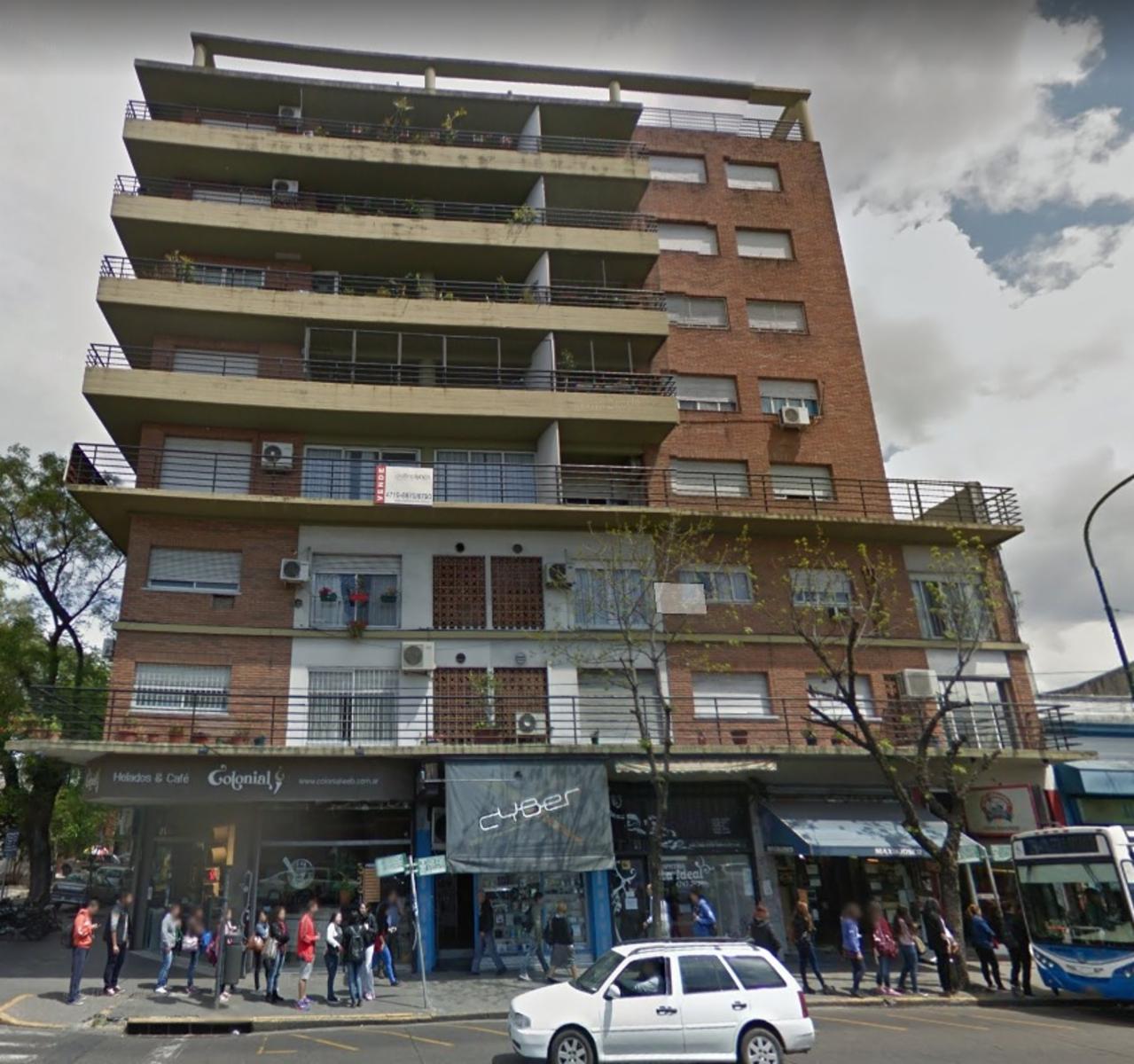 Depto 3 Dorm C/cochera. Av Centenario y 3 de Febrero, San Isidro.