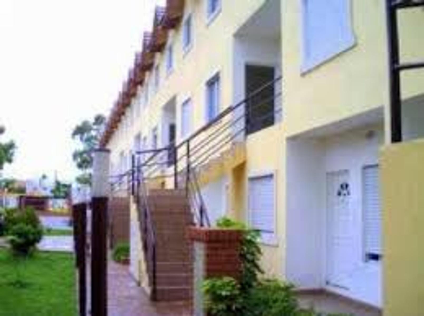 SE VENDE Dúplex 3 Amb C/coch. Barrio Cerrado Canguro