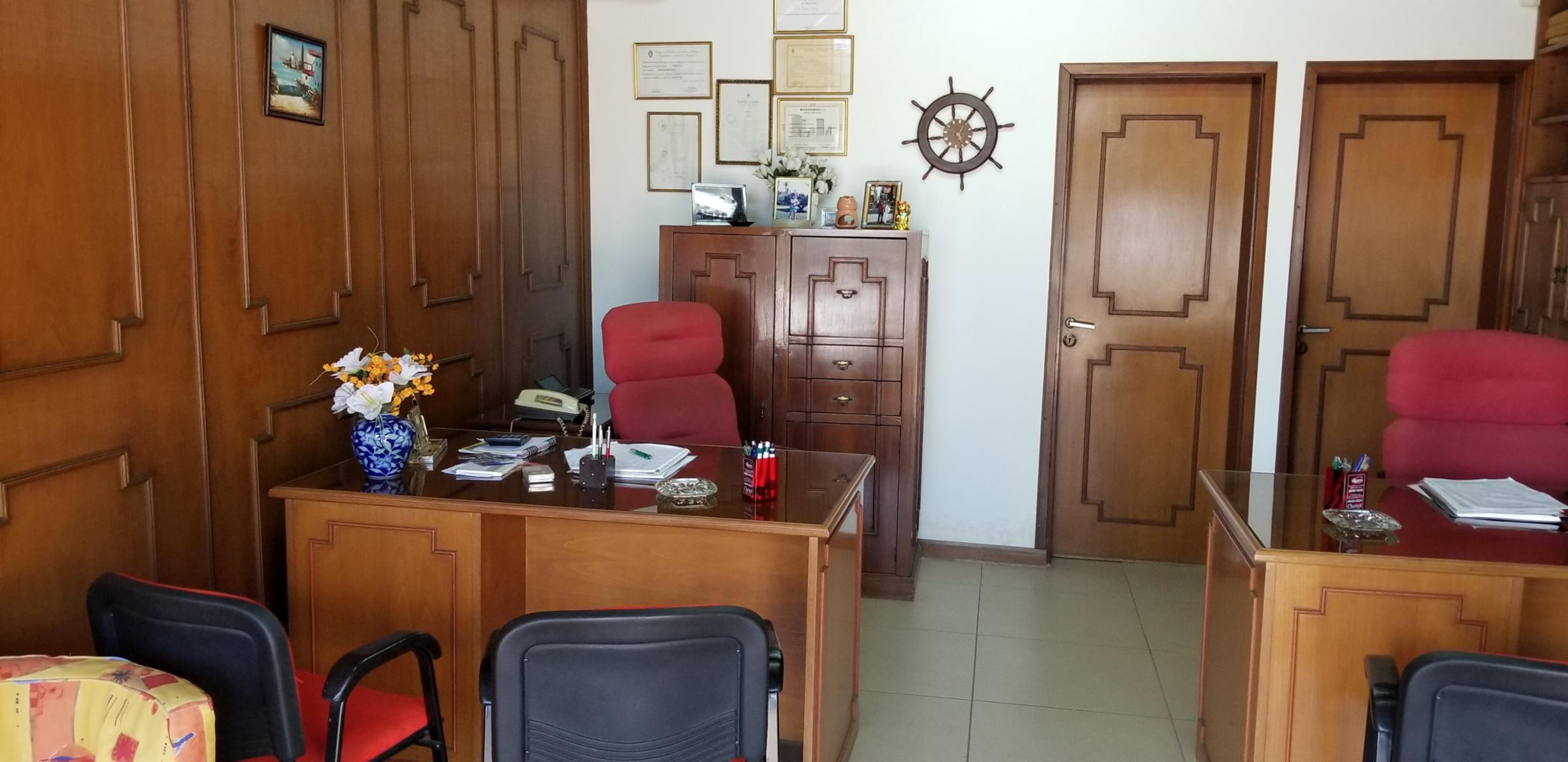 OFICINA COMERCIAL APTA  DISTINTOS DESTINOS HABILITACIÓN DEFINITIVA RUBRO INMOBILIARIA DESDE HACE 46 AÑOS ACTIVA EN EL mercado