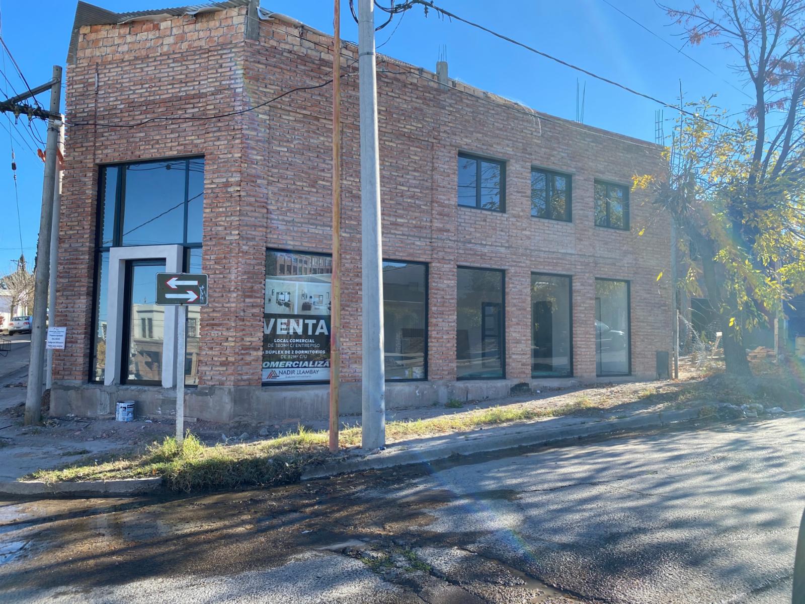 AMPLIO LOCAL A ESTRENAR