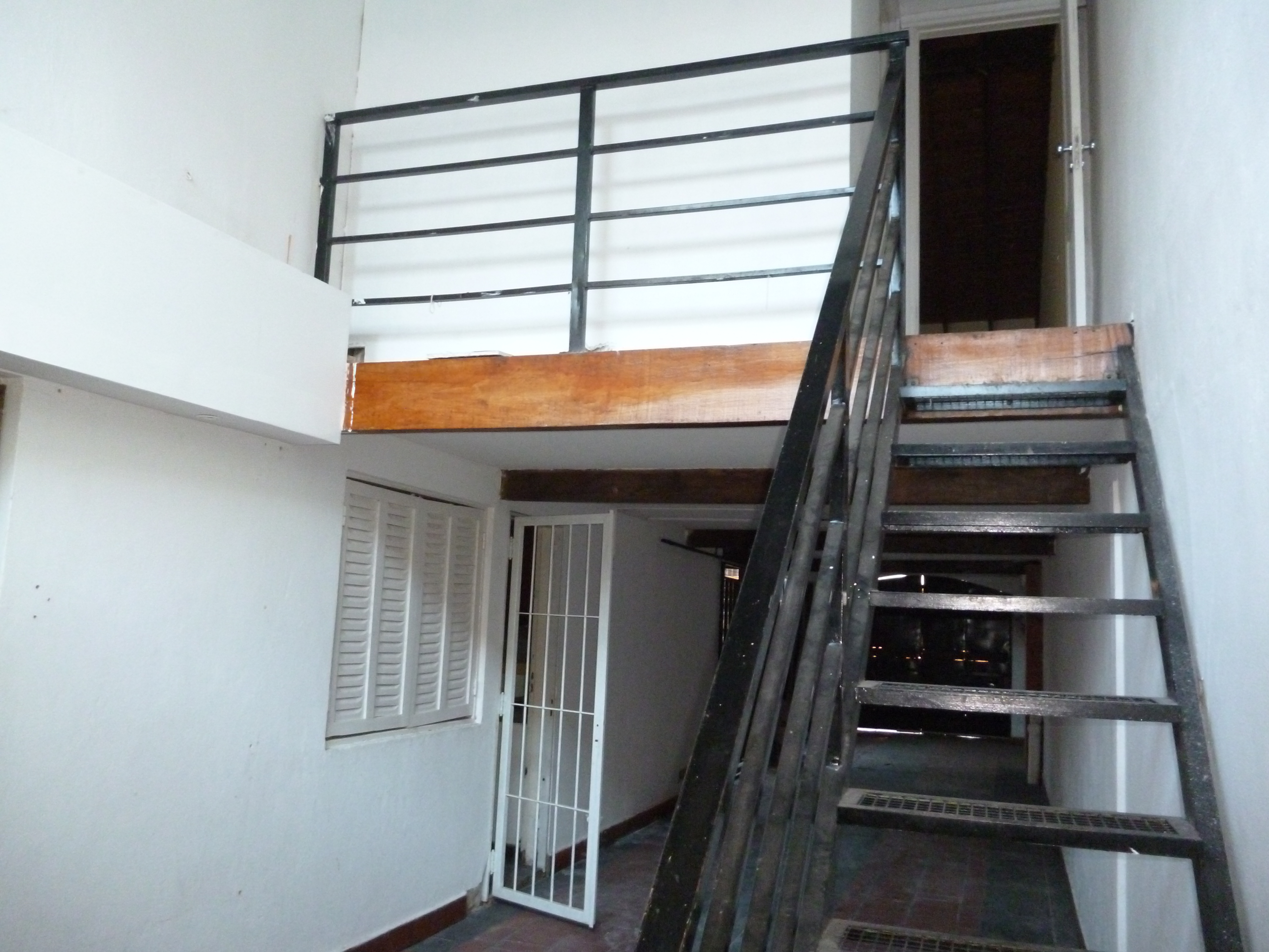 Alquilo amplia casa ideal para familia numerosa /Instituto.
