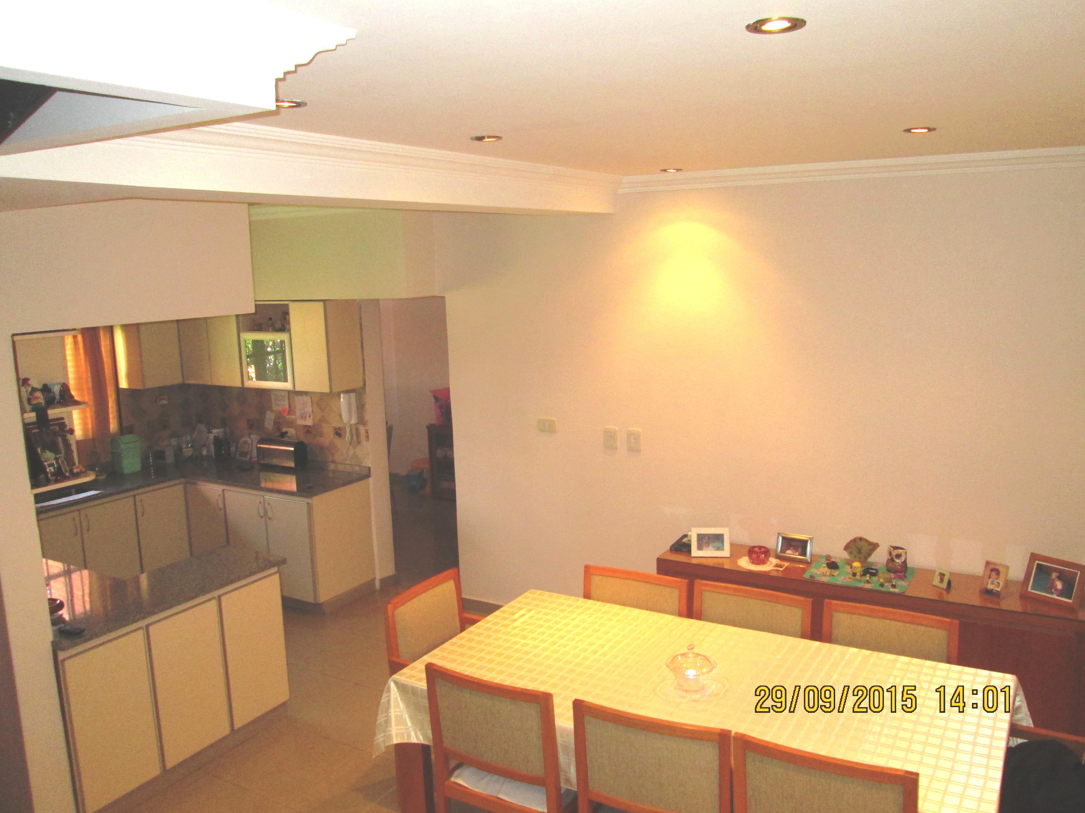 LANÚS OESTE - Excelente Chalet de categoría