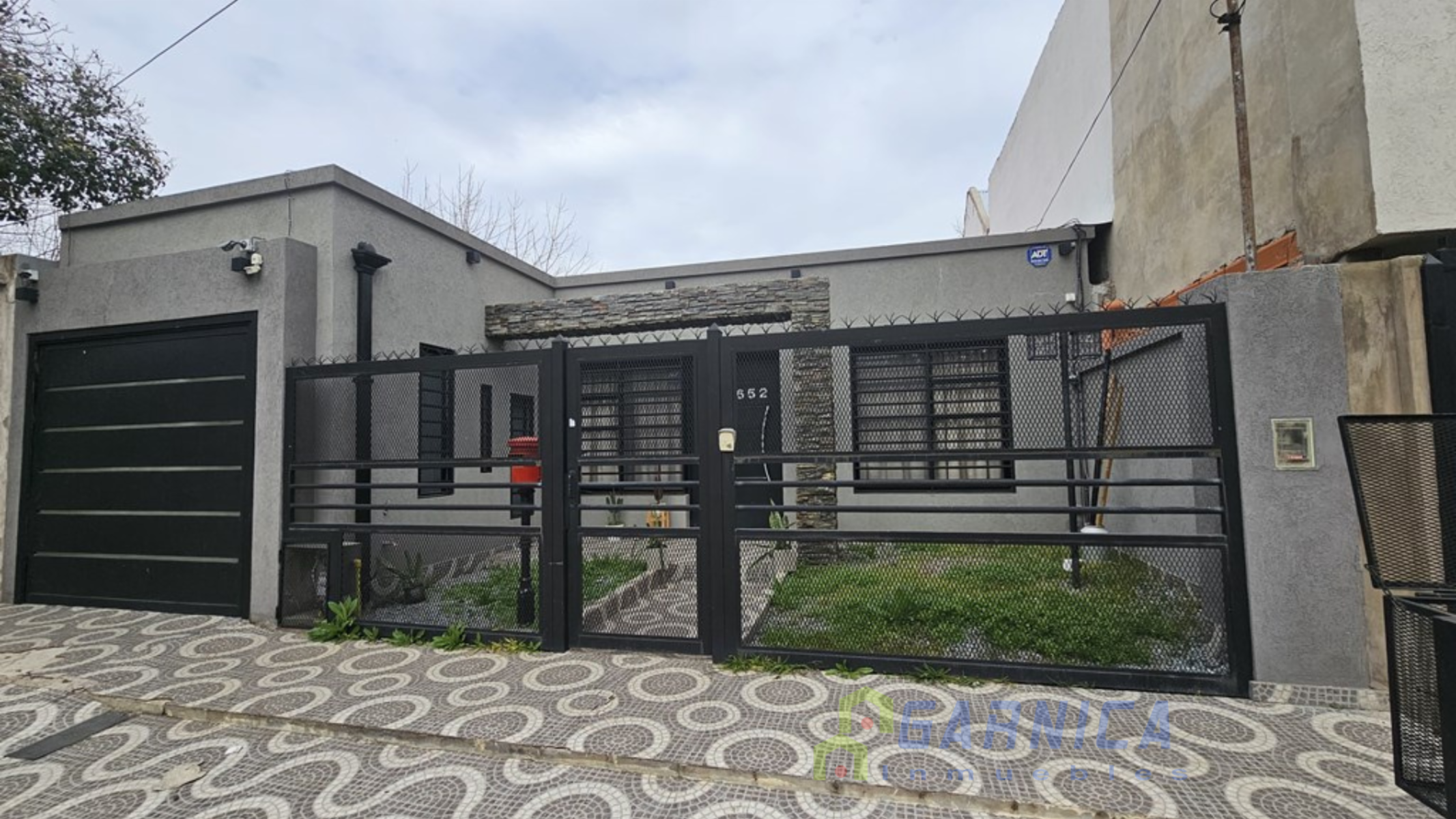 Alquiler casa con parque y quincho en Ituzaingó