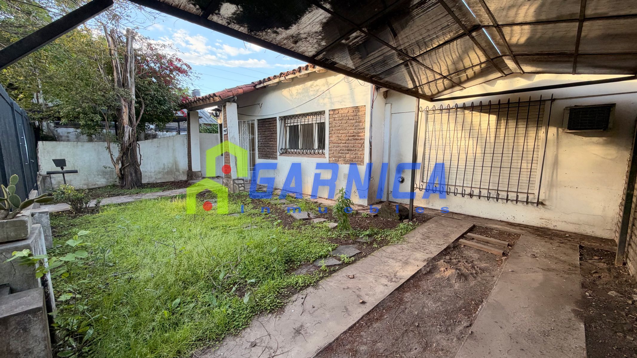 Casa al frente en alquiler en Ecuador 1187, Ituzaingó