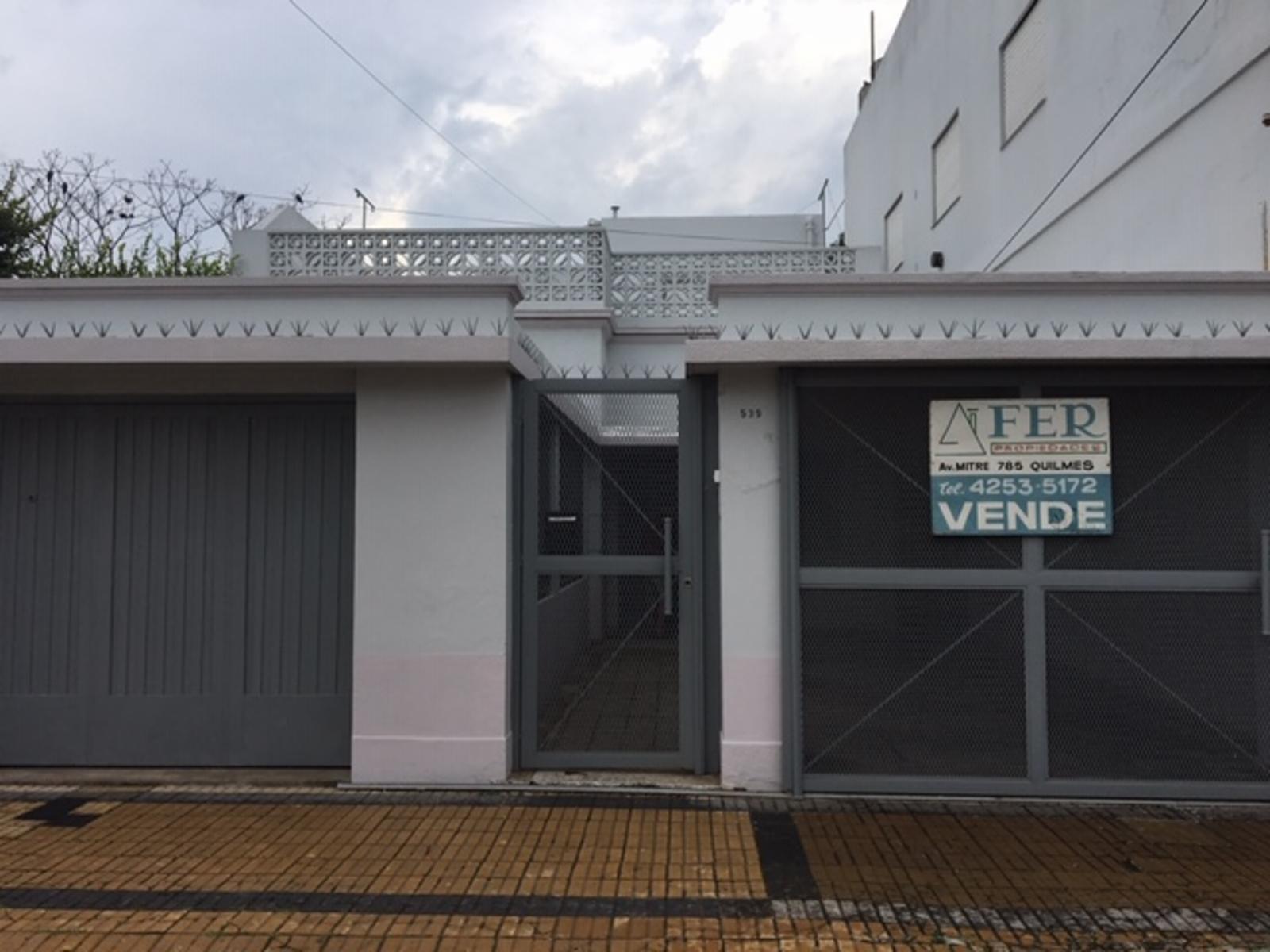 casa reciclada de 3 ambientes con cochera OPORTUNIDAD