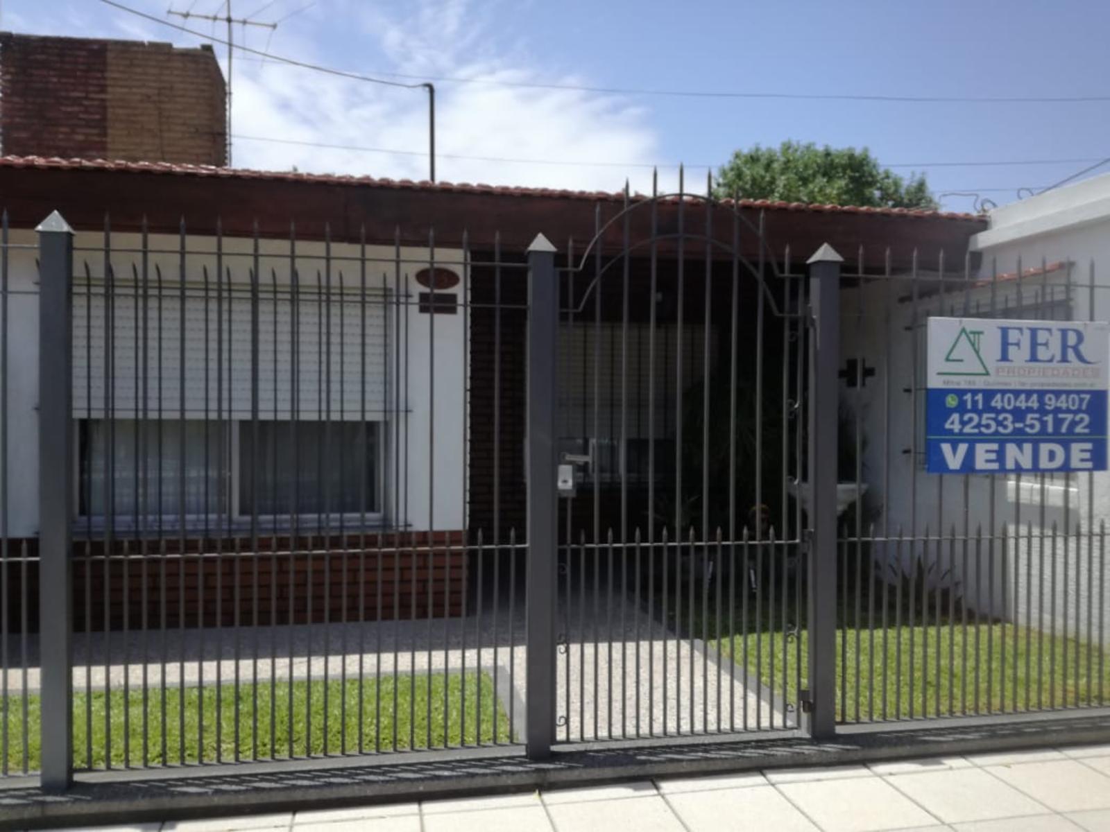 Casa 3 ambientes en Berazategui Barrio Luz y Fuerza