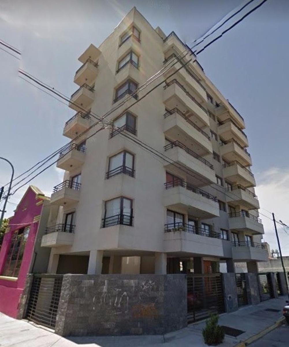 Departamento 3 amb con cochera en centro de Berazategui muy buena vista