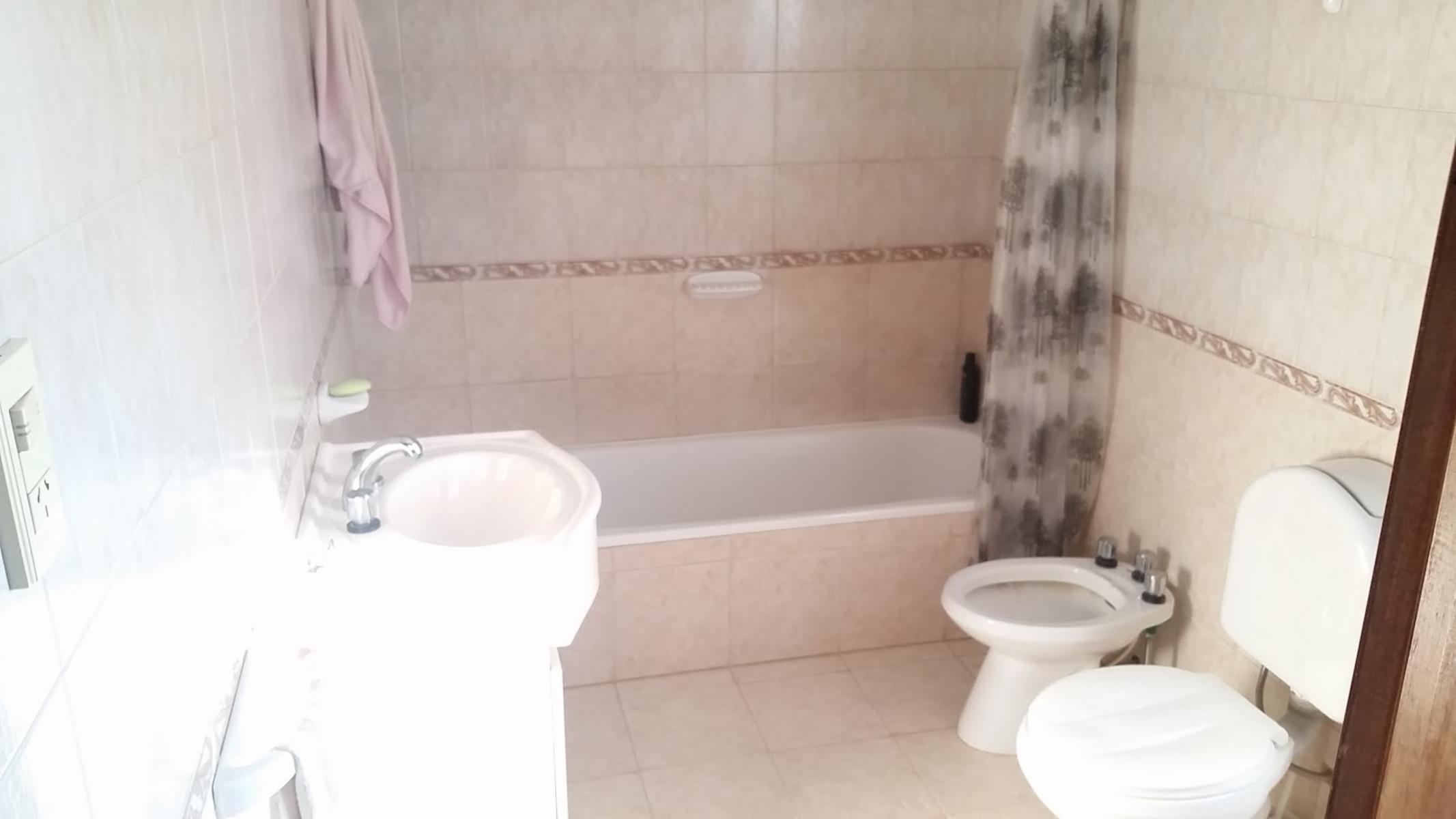 HERMOSA CASA EN VENTA DE 3 DORMITORIOS