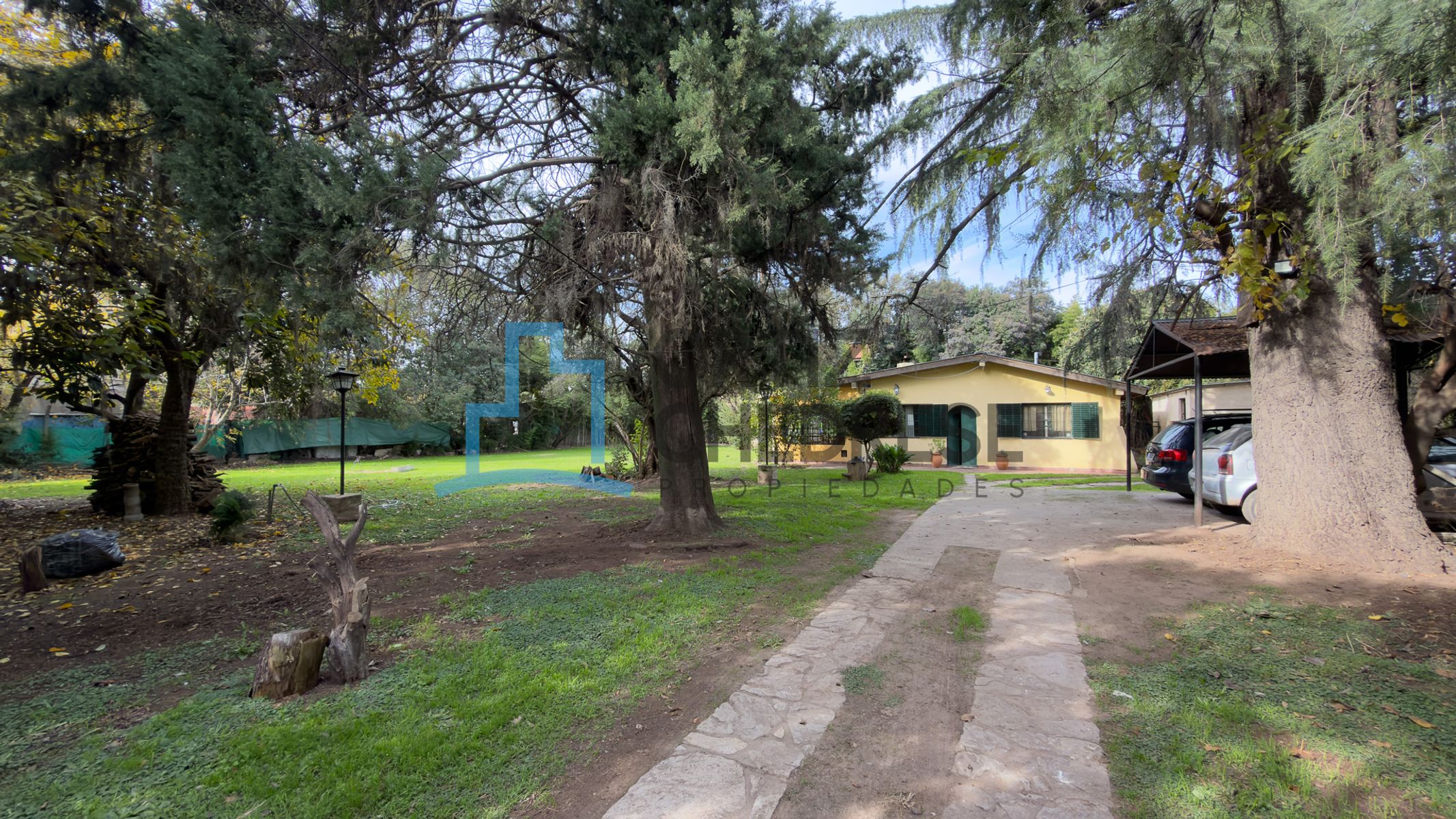 Arribeños 2100 - Casa de 4 ambientes en gran lote - Moreno